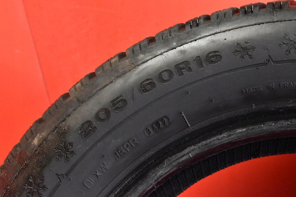 tyre tyres 2 SZT DUNLOP 205/60/16 22R