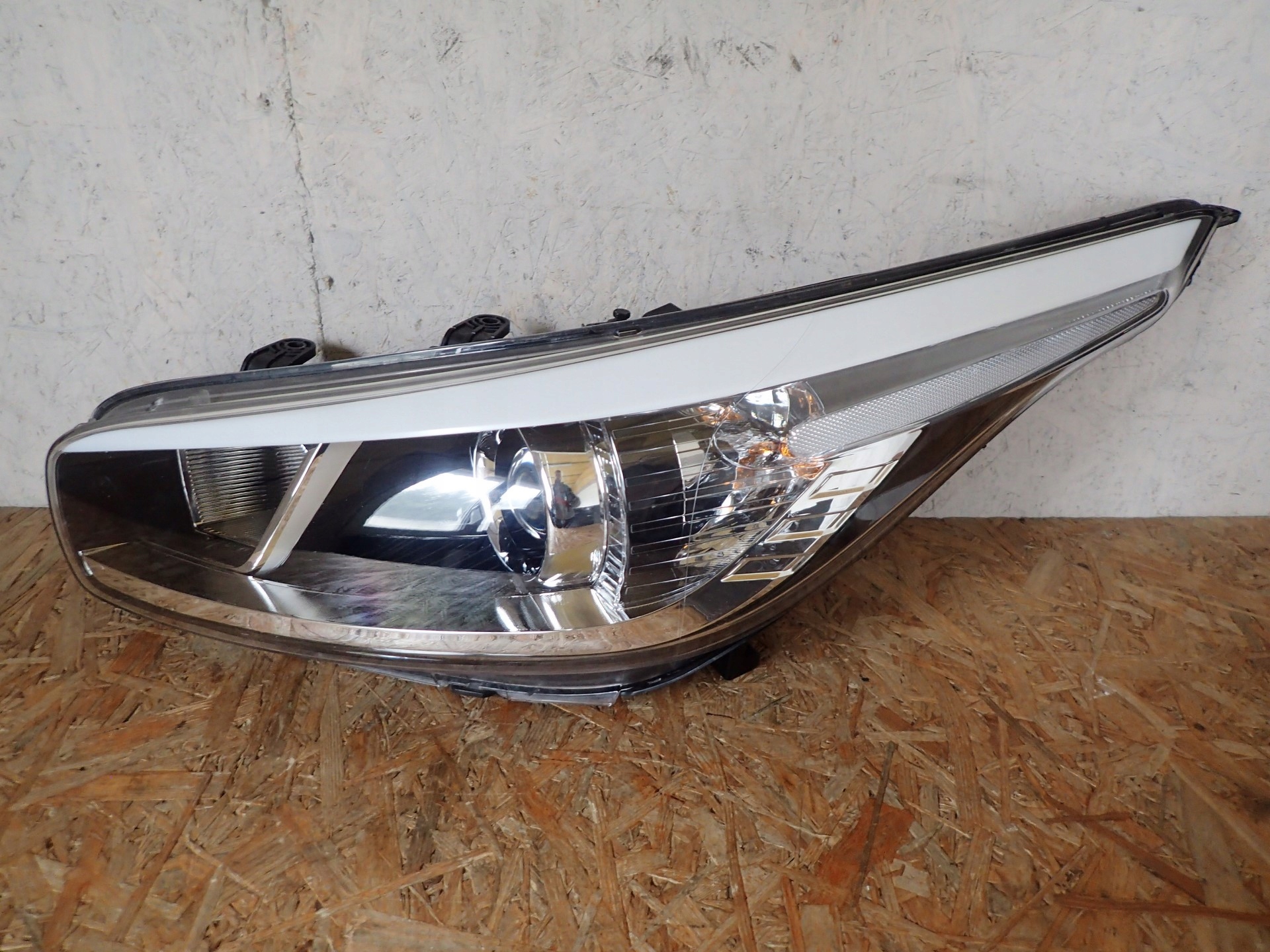 light left REFLEKTOR left KIA CEED 2 II JD 2012