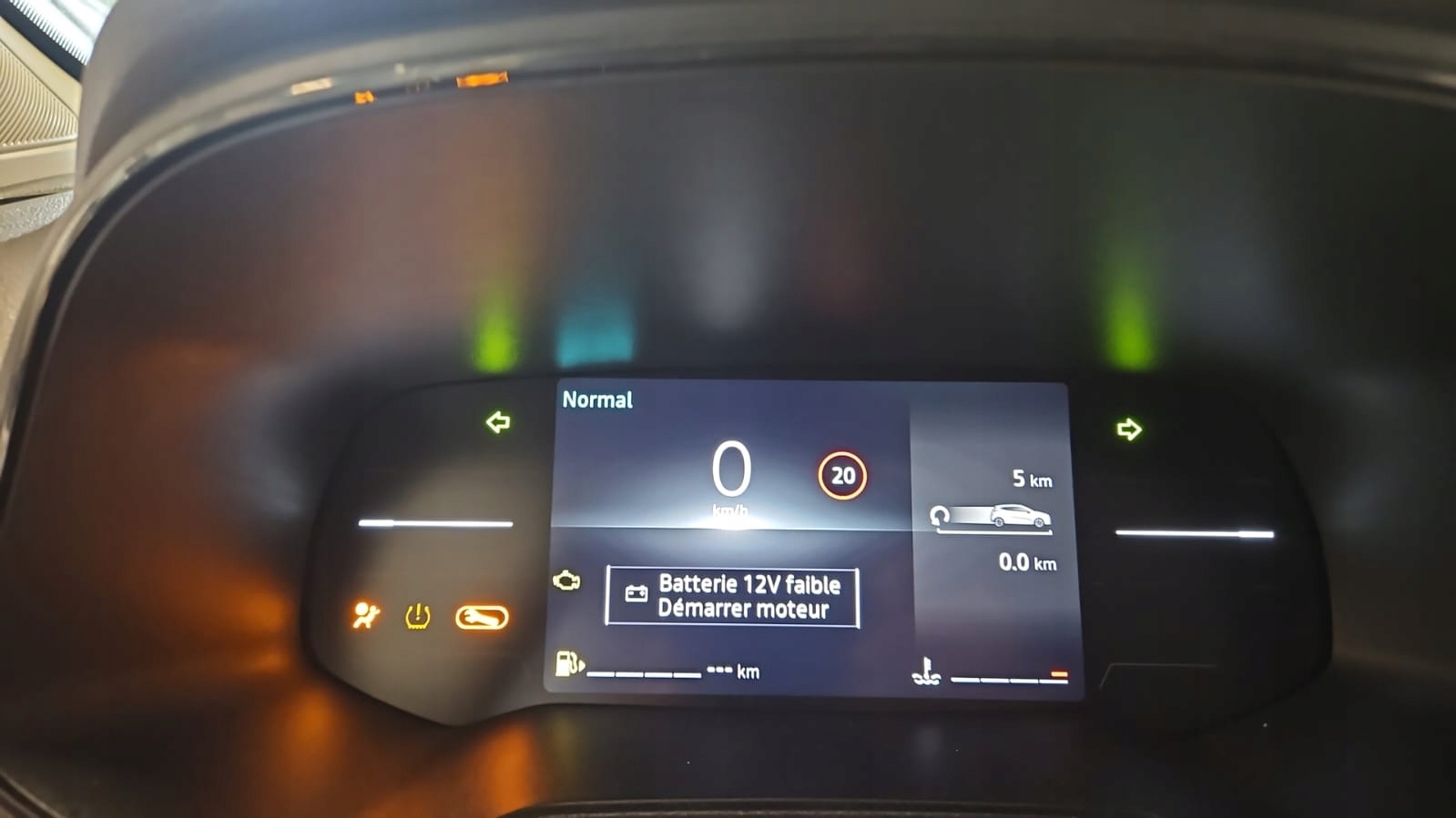 PRZÓD MASKA ZDERZAK LAMPY BŁOTNIKI WZMOCNIENIE RENAULT CLIO V LIFT 1.5 DCI Numer katalogowy części PRZÓD MASKA ZDERZAK LAMPY BŁOTNIKI WZMOCNIENIE RENAULT CLIO V LIFT 1.0