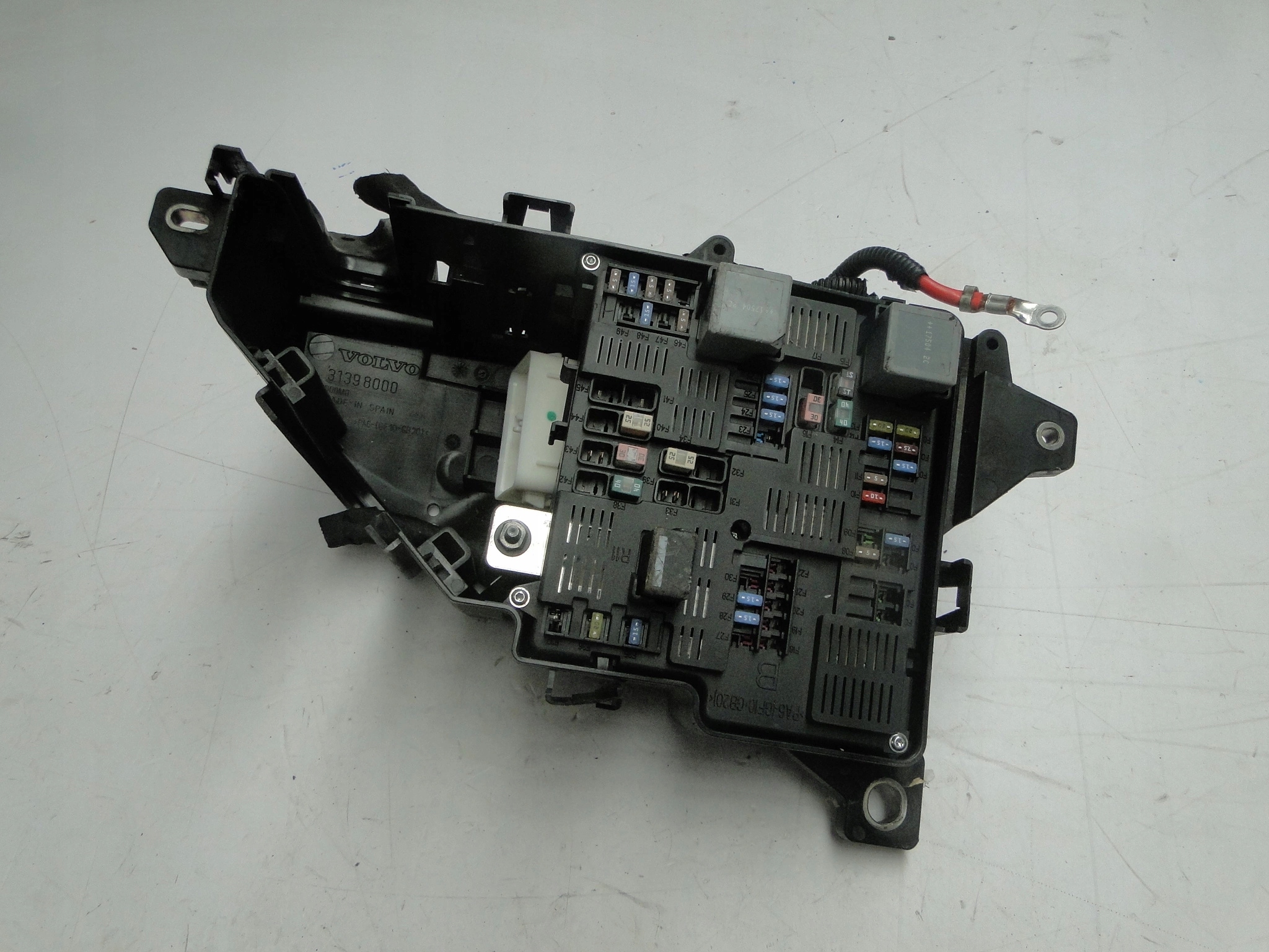 VOLVO XC60 II B4 SKRZYNKA PUSZKA BEZPIECZNIKÓW Producent części Volvo