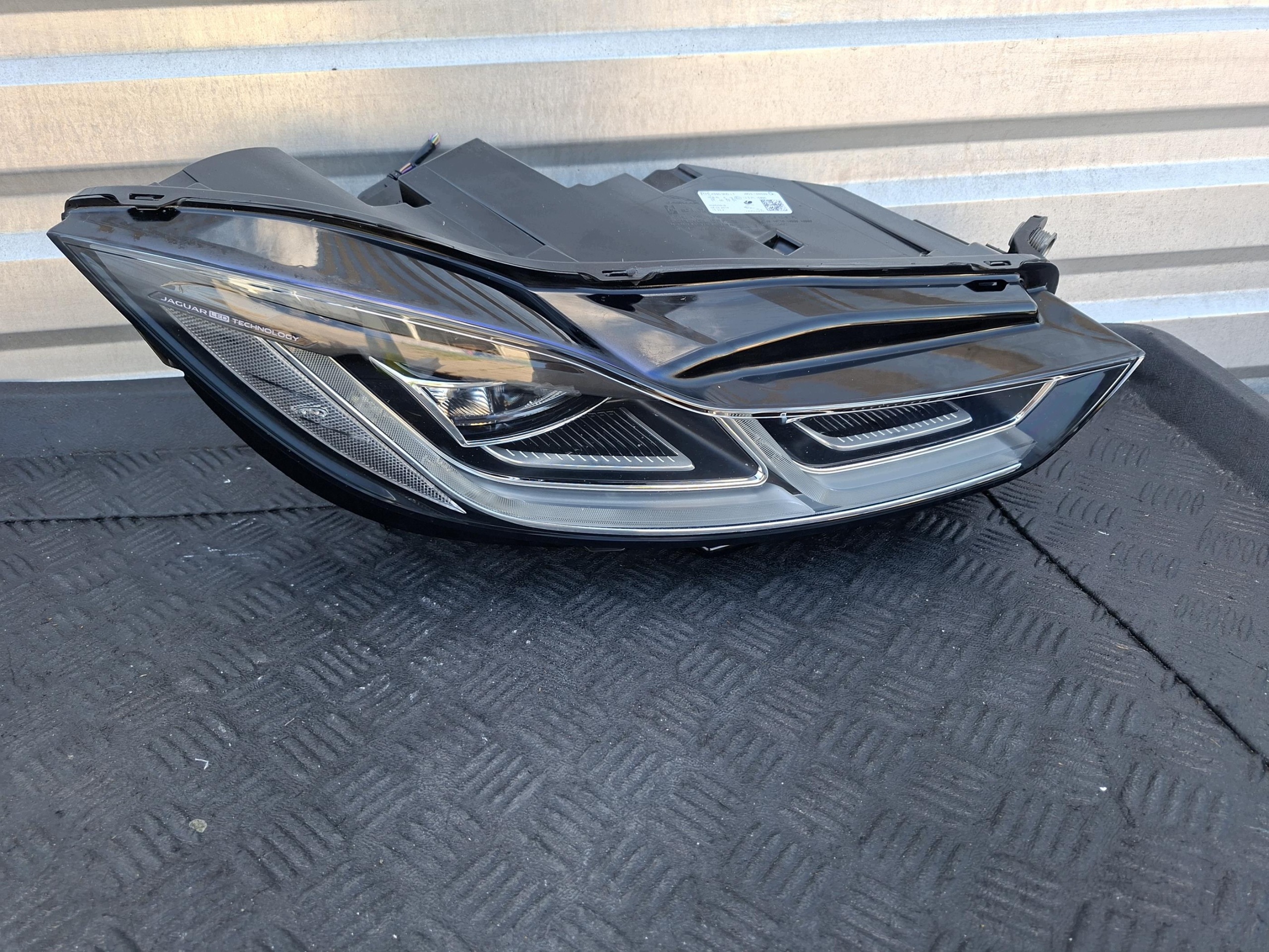 light front right front right LED MID UK JAGUAR and-PACE X590 EV400