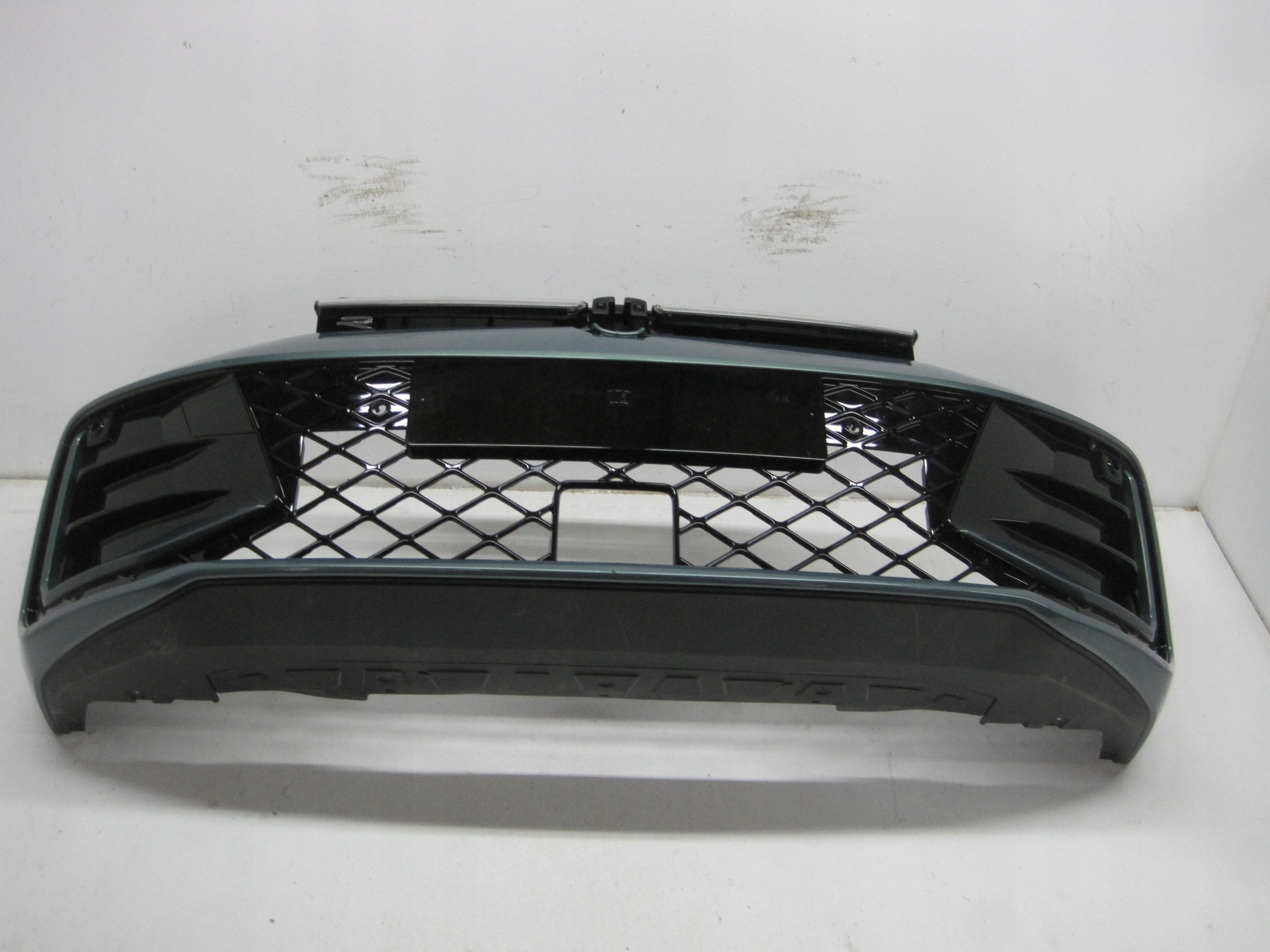 bumper VW PASSAT B9 3J0 R-LINE LED below 6 PDC below RADAR front front