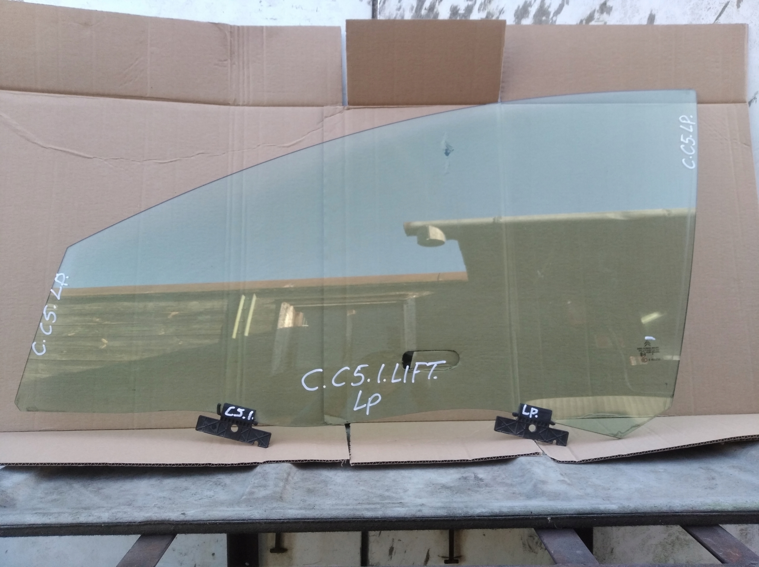 SZYBA DRZWI PRZÓD LEWA CITROEN C5 I LIFT