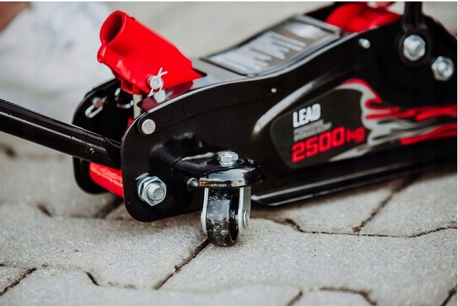 ŻABA PODNOŚNIK NISKOPROFILOWY SAMOCHODOWY LEWAREK 2,5T Minimalna wysokość podnoszenia 84 mm