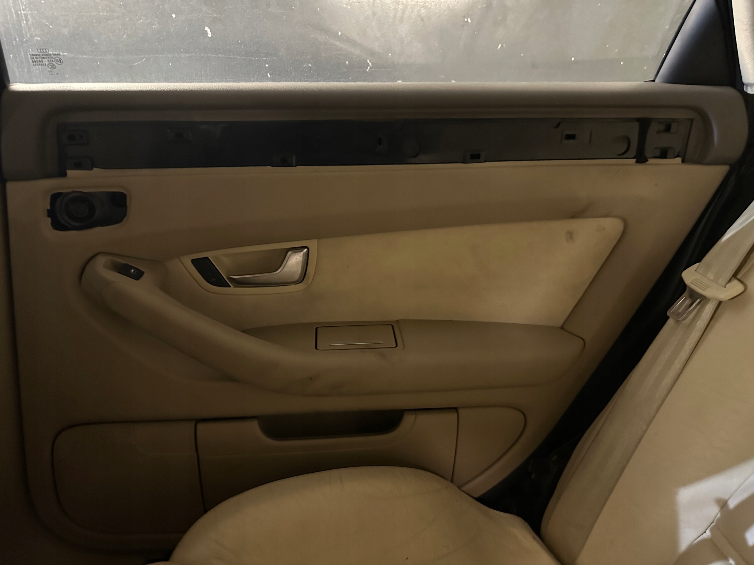 дверные карты задний правый Audi A8 D3