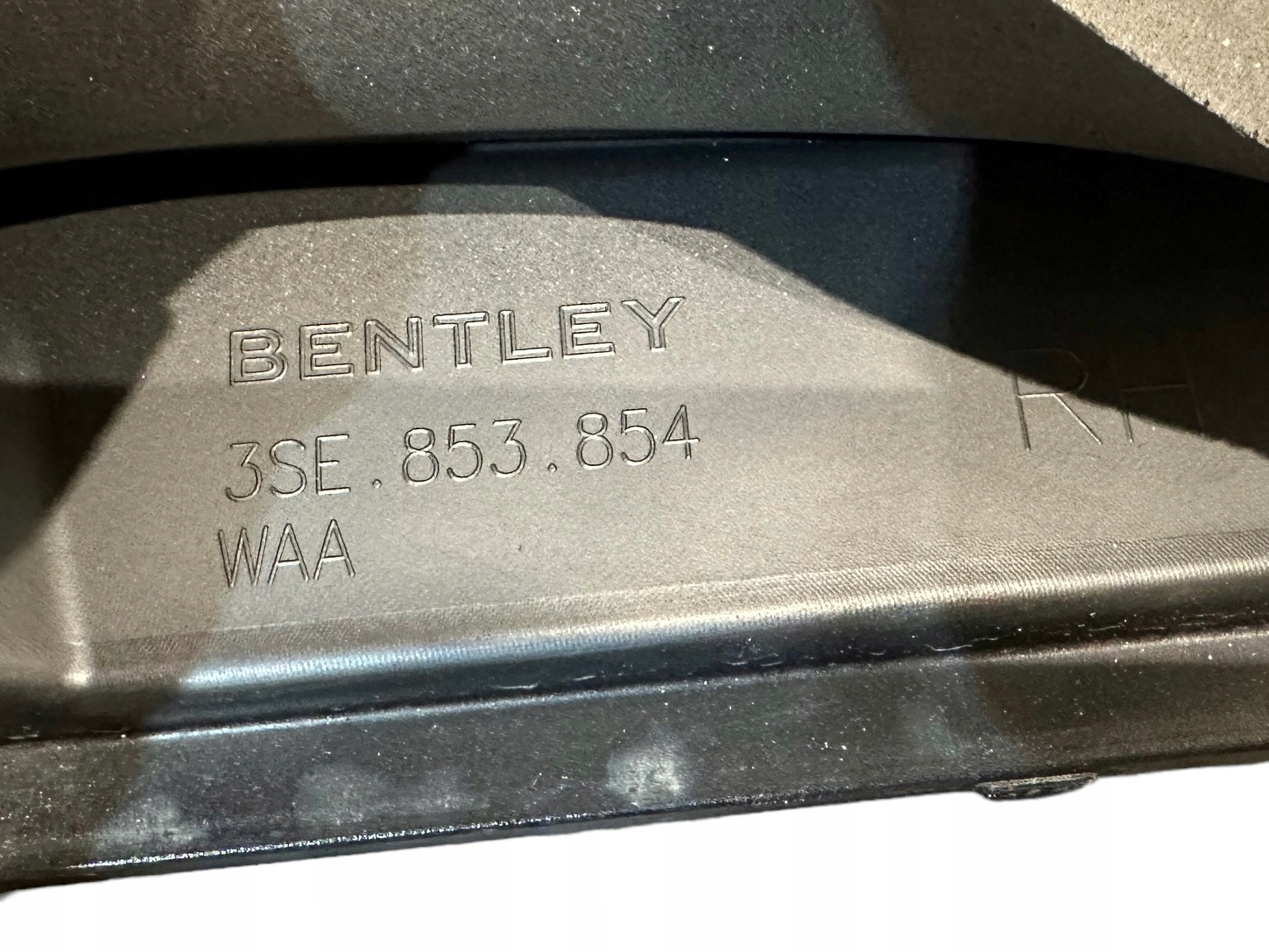 BENTLEY FLYING SPUR threshold cap moulding threshold RH 3SE853854