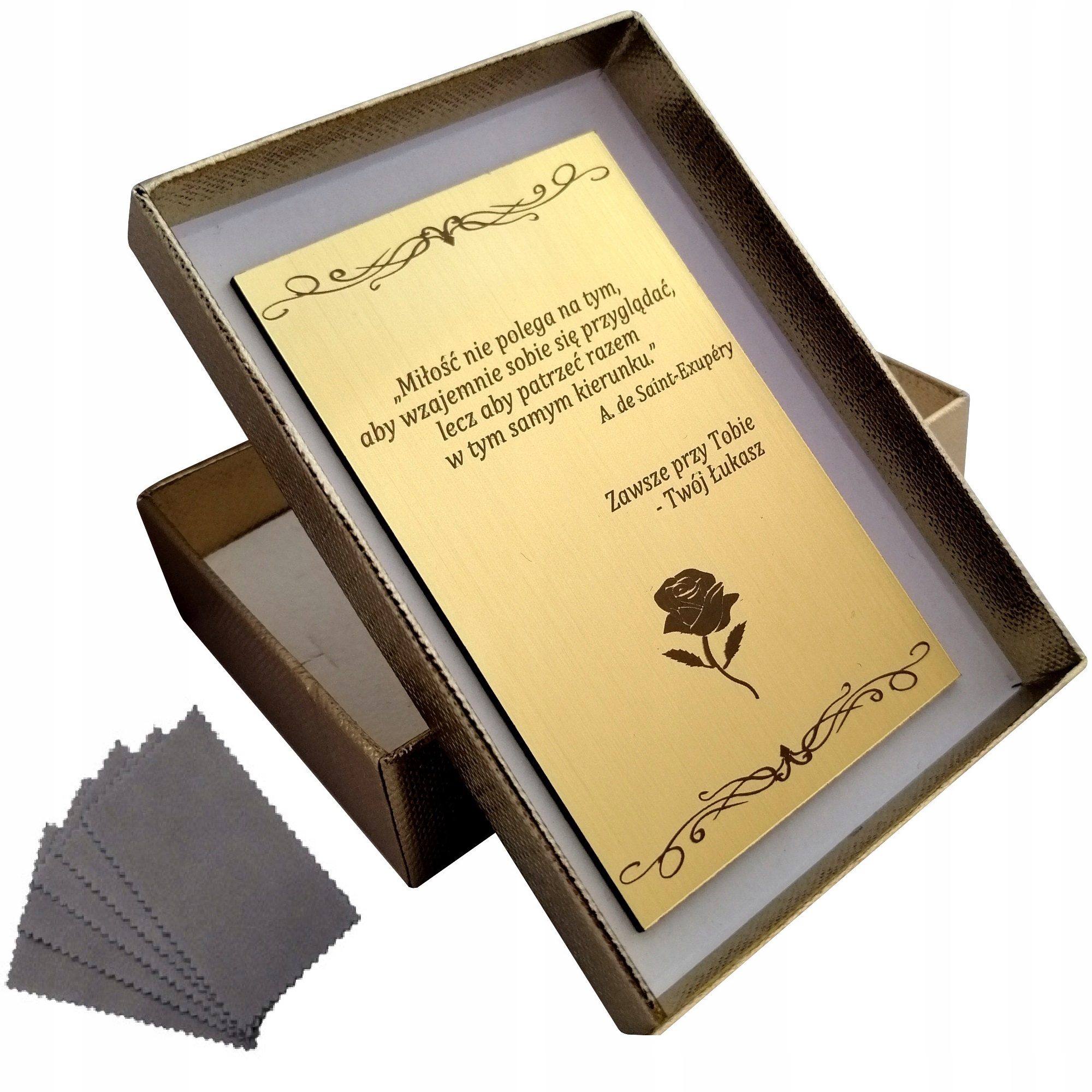 ZŁOTY ŁAŃCUSZEK SINGAPUR+SERDUSZKO NA ZDJĘCIE 18K Cechy możliwość wykonania graweru nie zawiera niklu występuje w komplecie