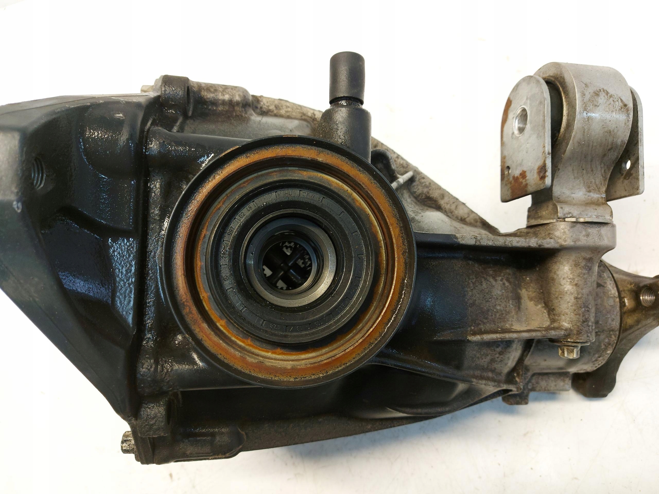 Mercedes W253 GLC differential diff rear part 2133502408
