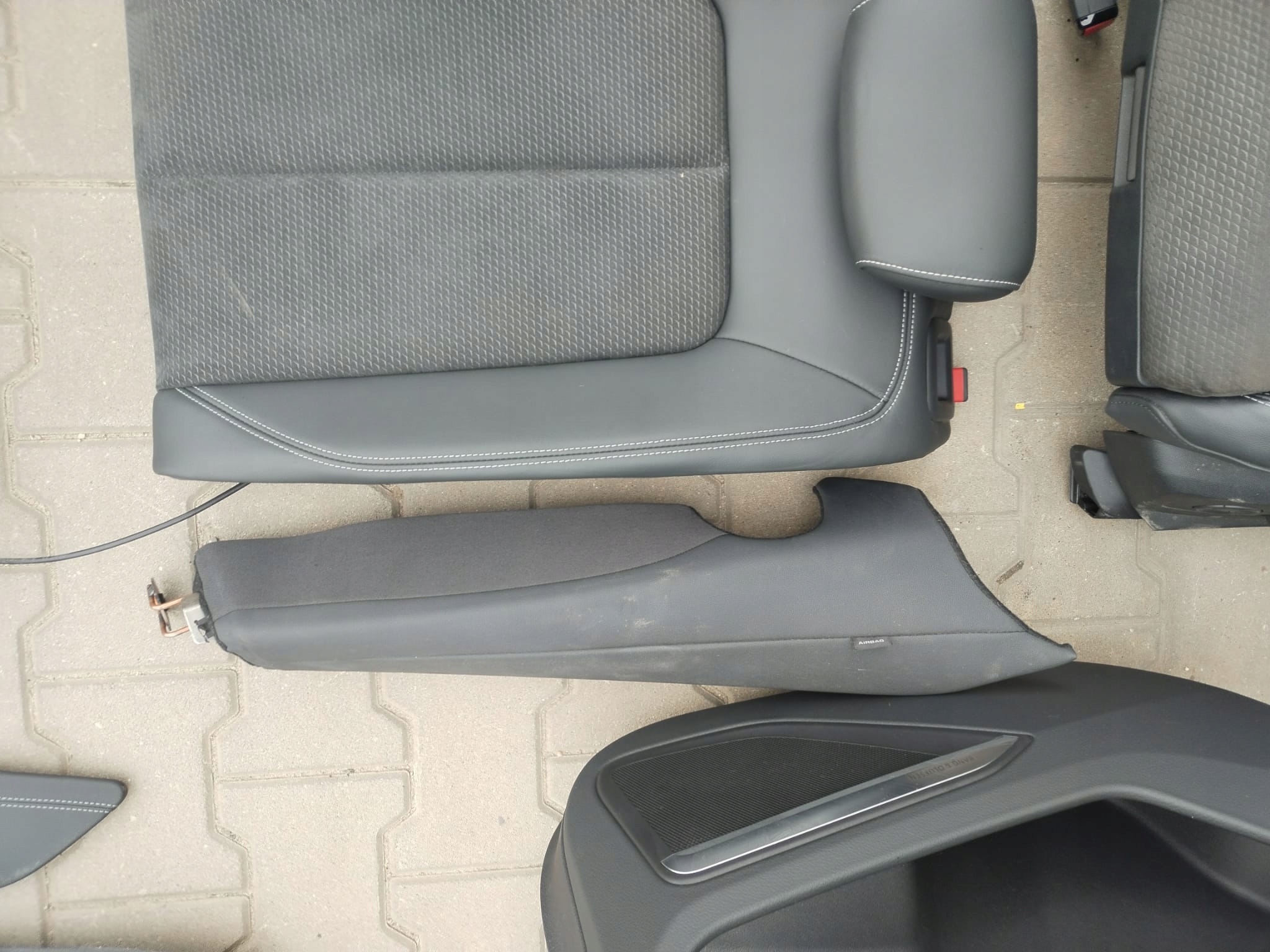 Audi E-TRON SPORTBACK suv кресла комплект s