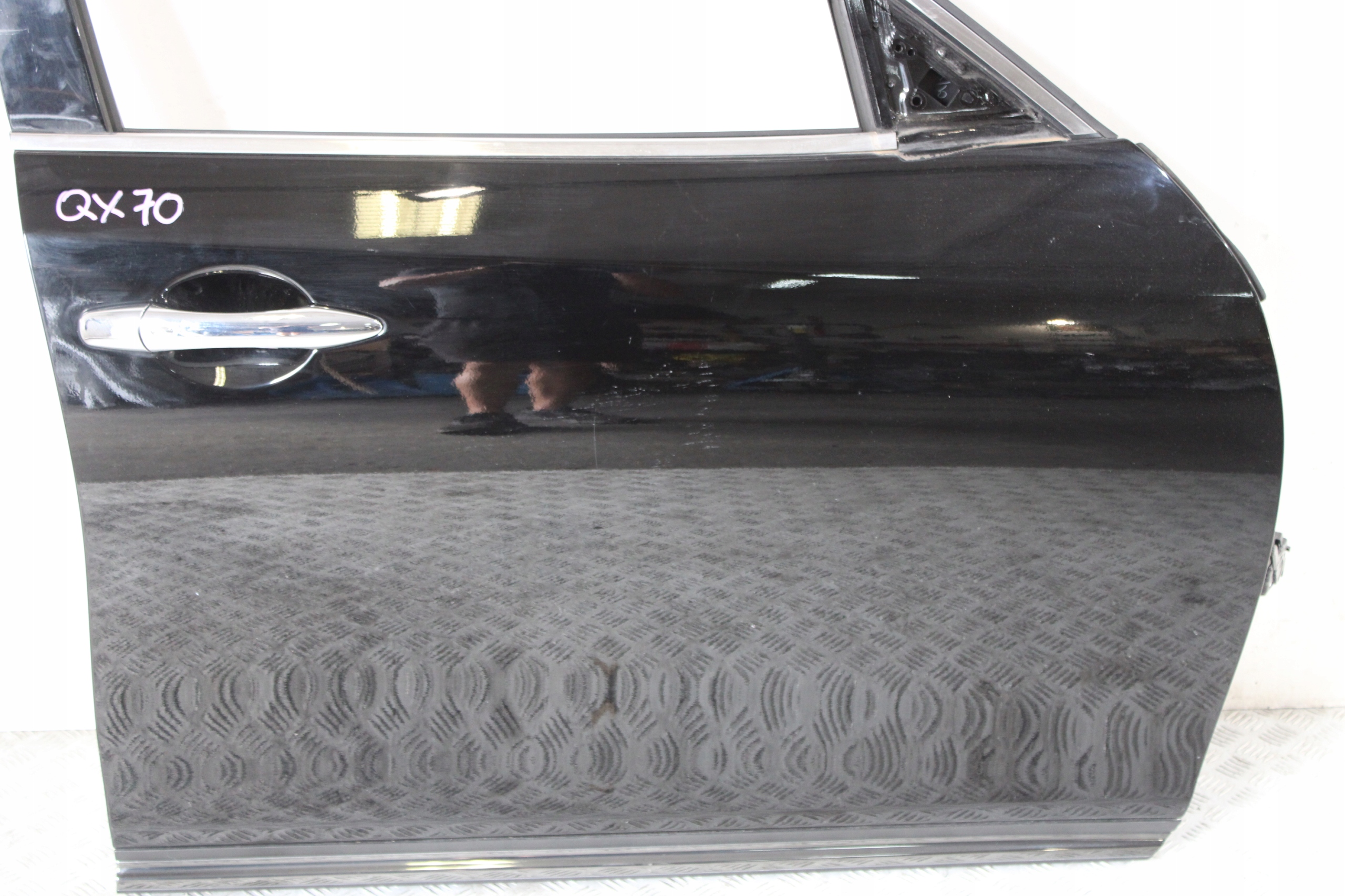 door right front INFINITI QX70