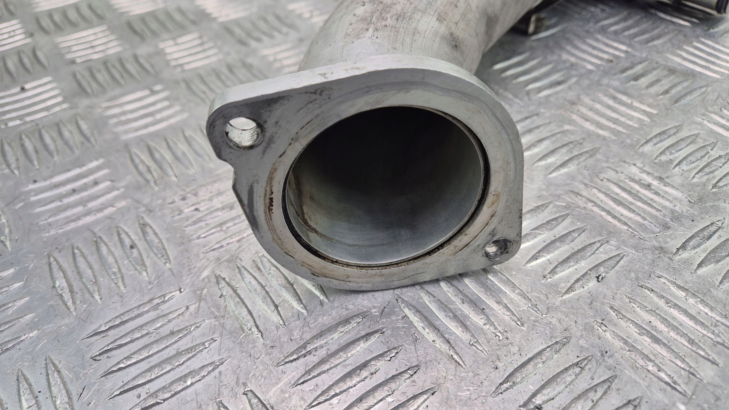 Mercedes E350d W213 hadice intercoolera A6420908137 OM642.855