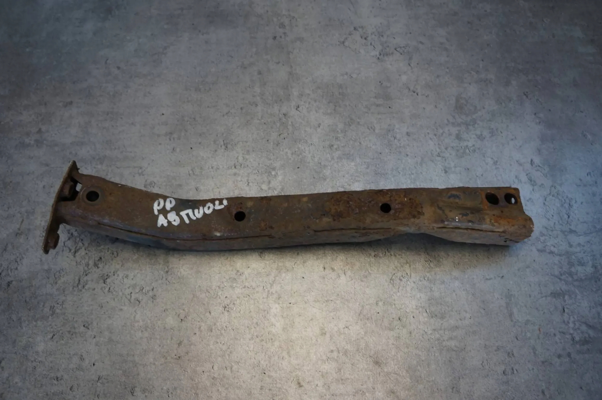 WSPORNIK MOCOWANIE STREFA ZGNIOTU PRAWY PRZÓD SSANGYONG TIVOLI 1.6