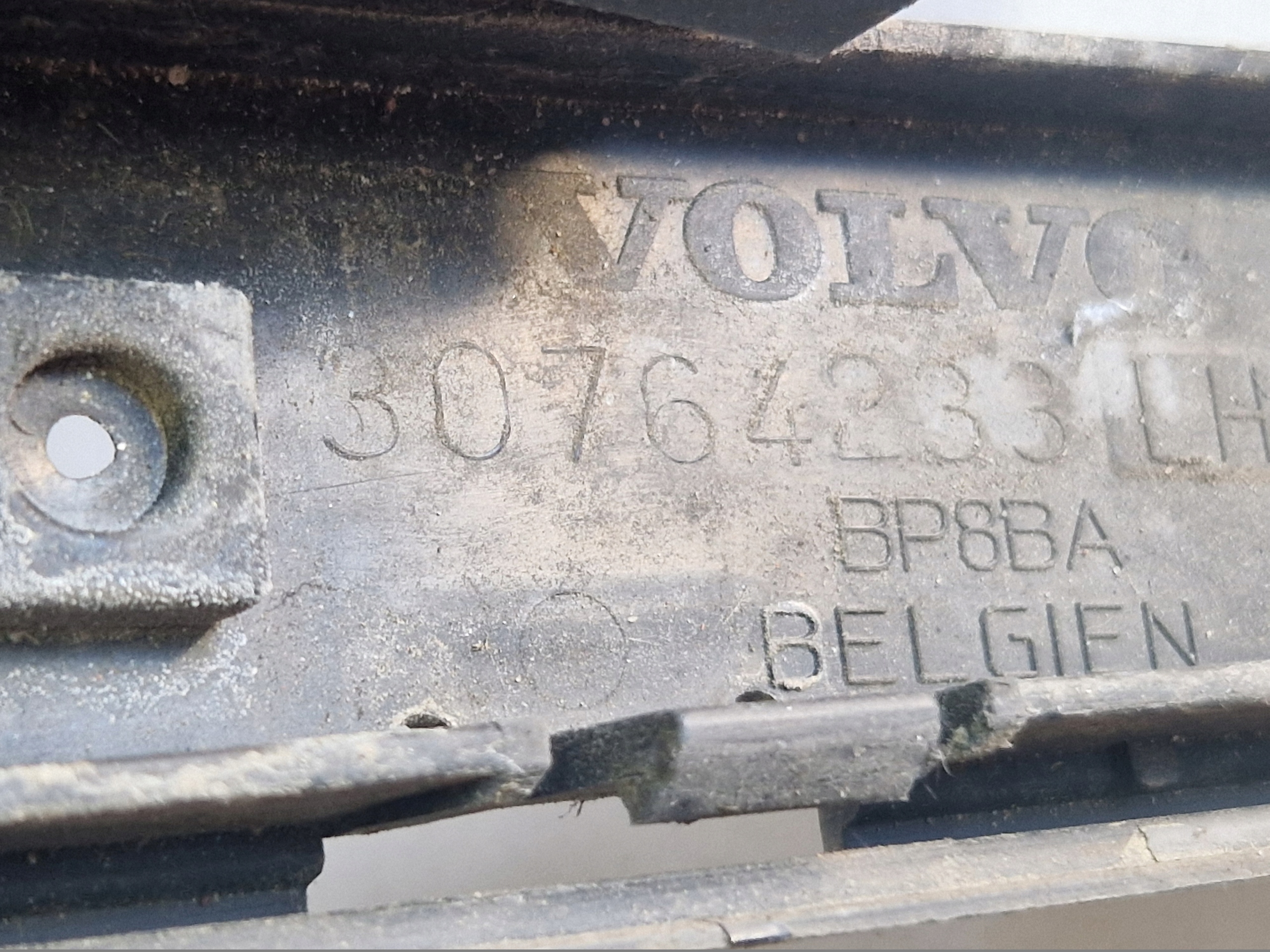 bumper bracket left rear part VOLVO V50 KOMPLET 30764233