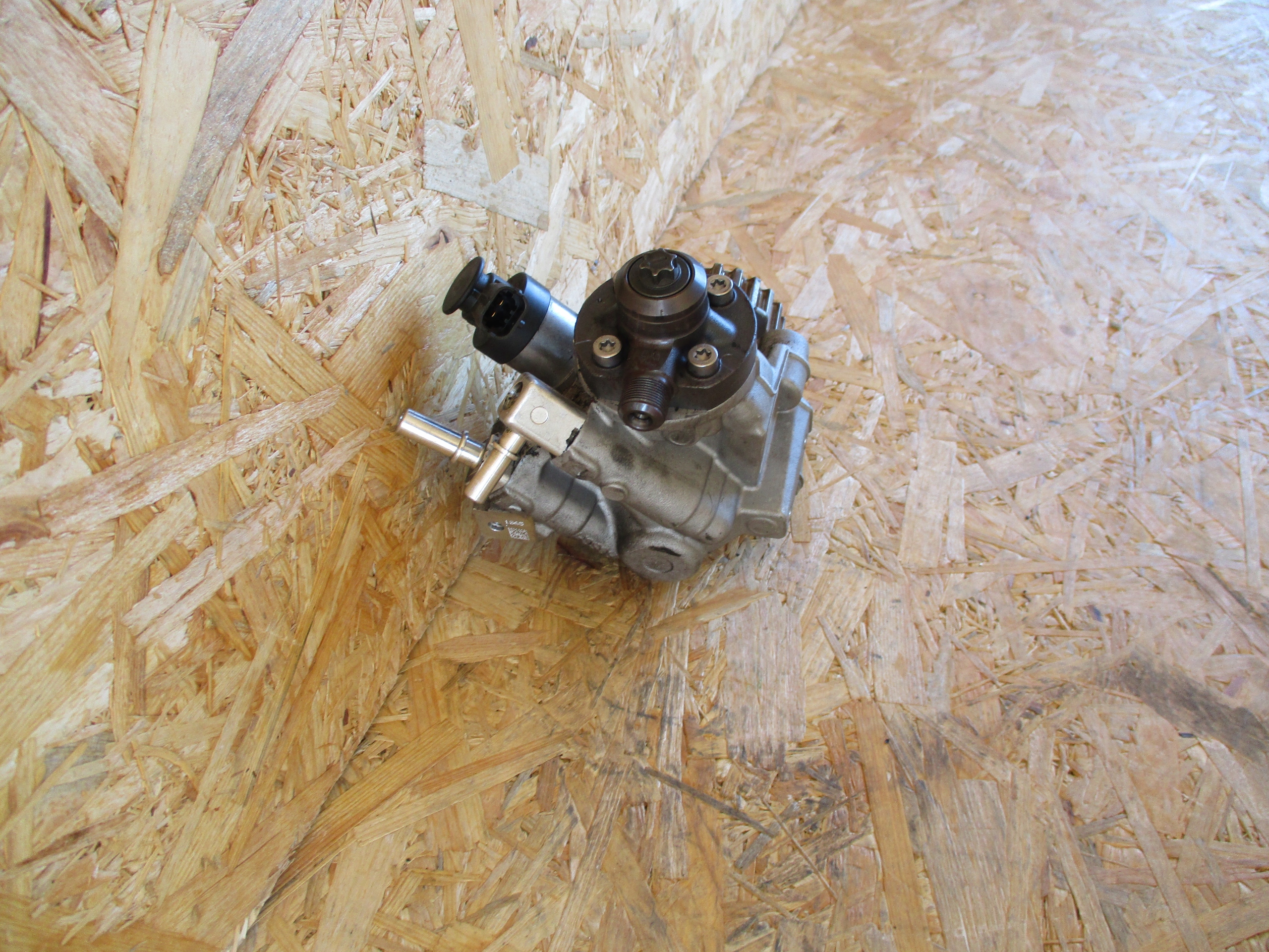 injection pump FORD FOCUS III MK3 TRANSIT 1.5TDCI