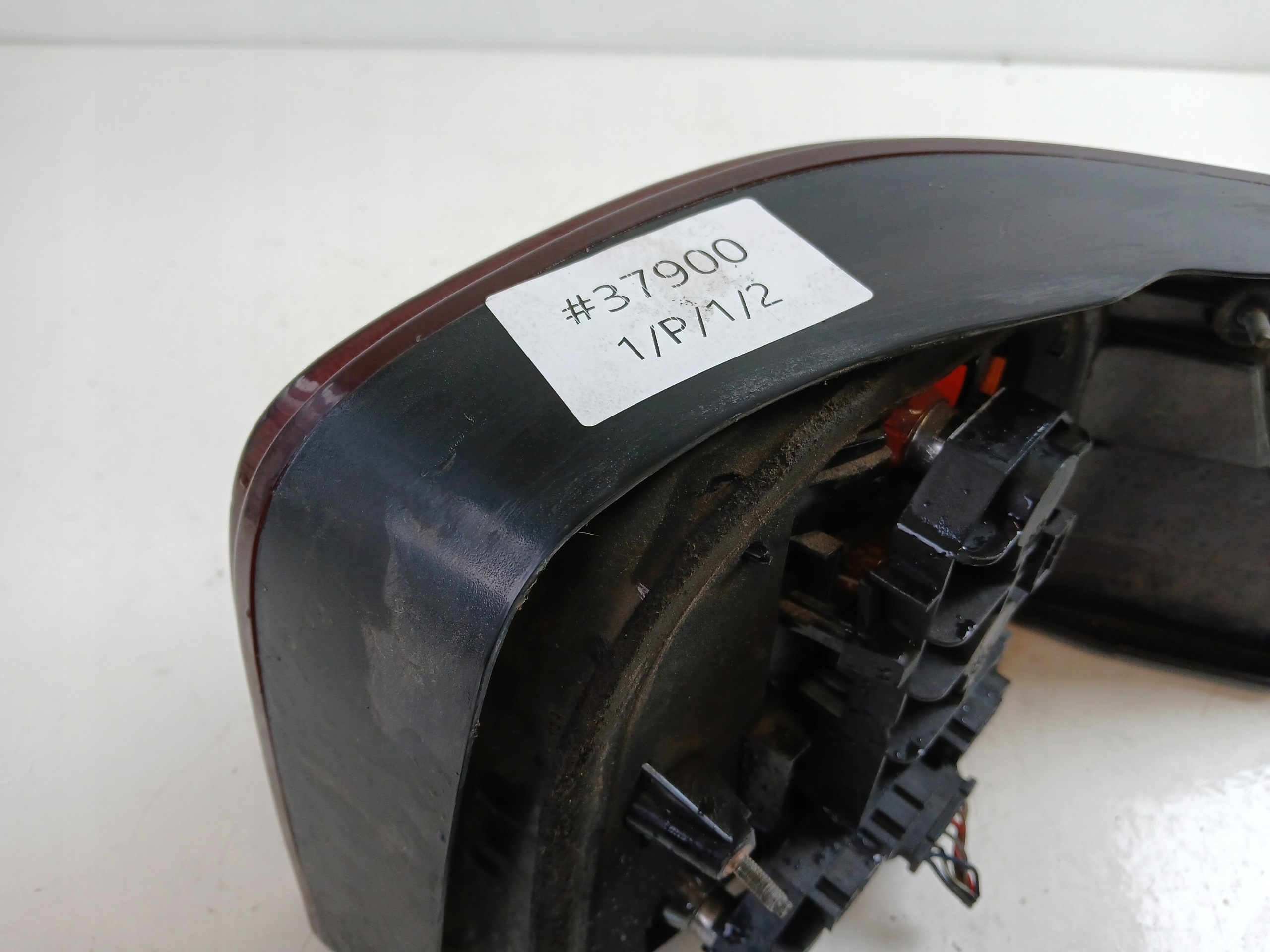 VW GOLF IV HB light left rear part dark PRZYCIEMNIONA