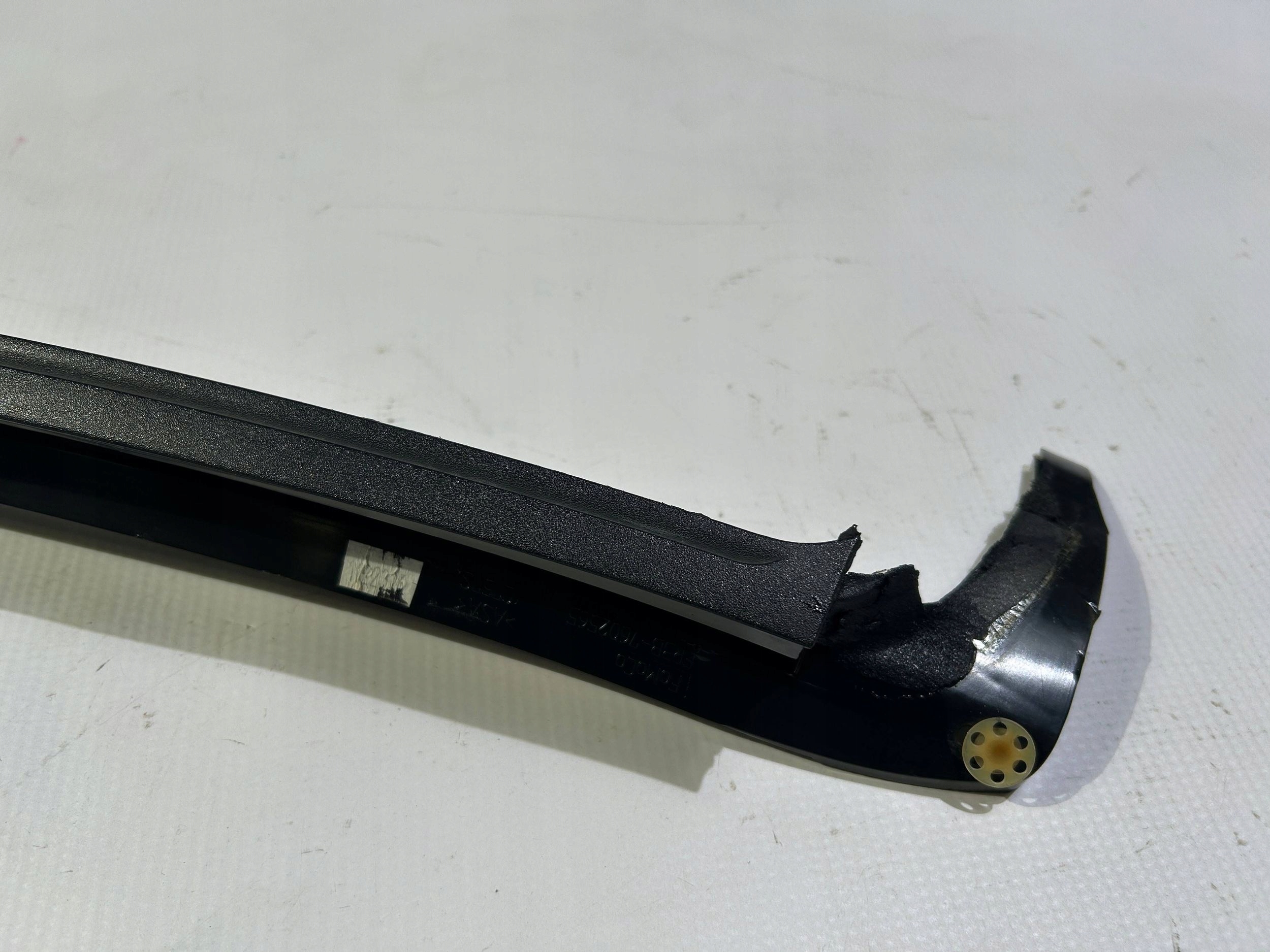 moulding windows cover slupka A right Ford Mustang 2015