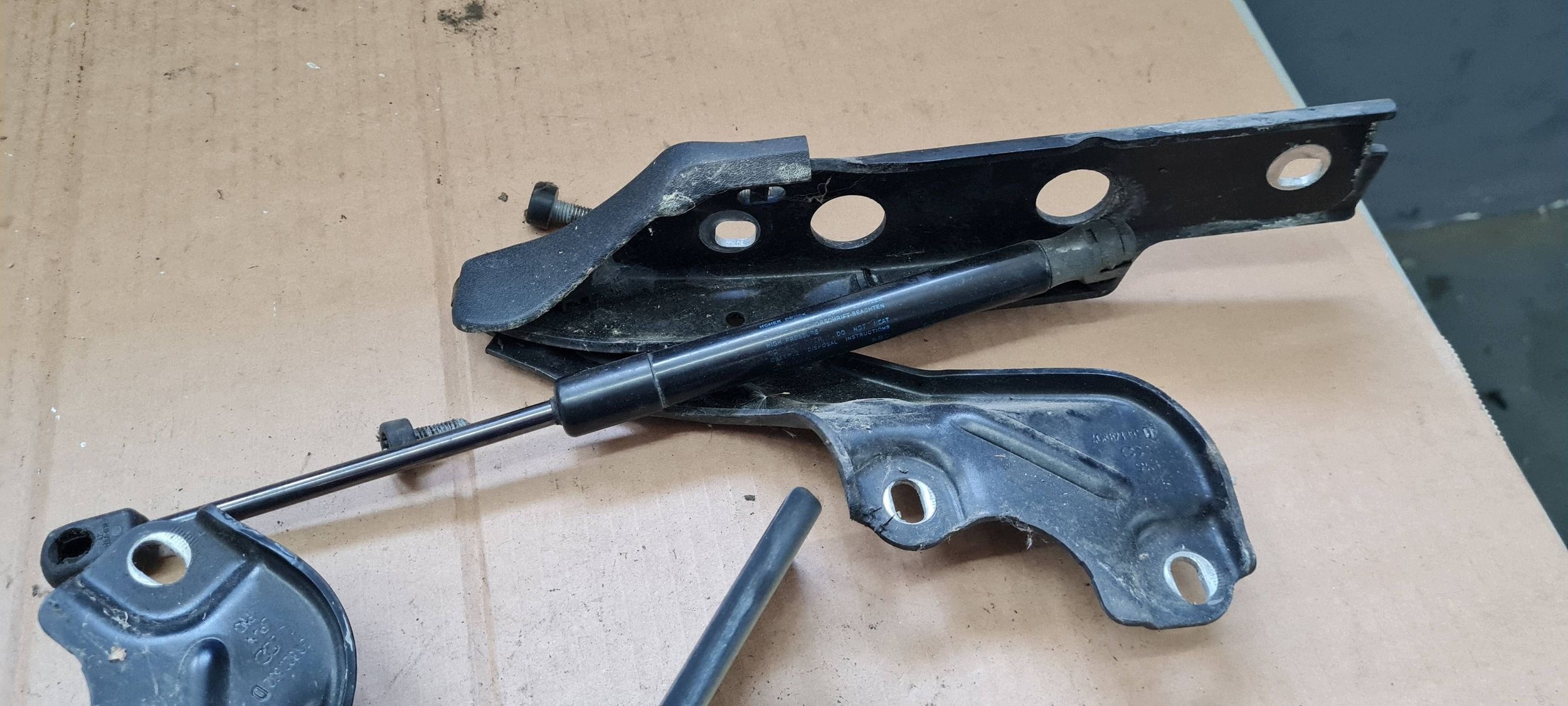 A7 4G hinge bonnet hinges left right 4G8823301D 4G8823302D 2X A6 C7 LY9B