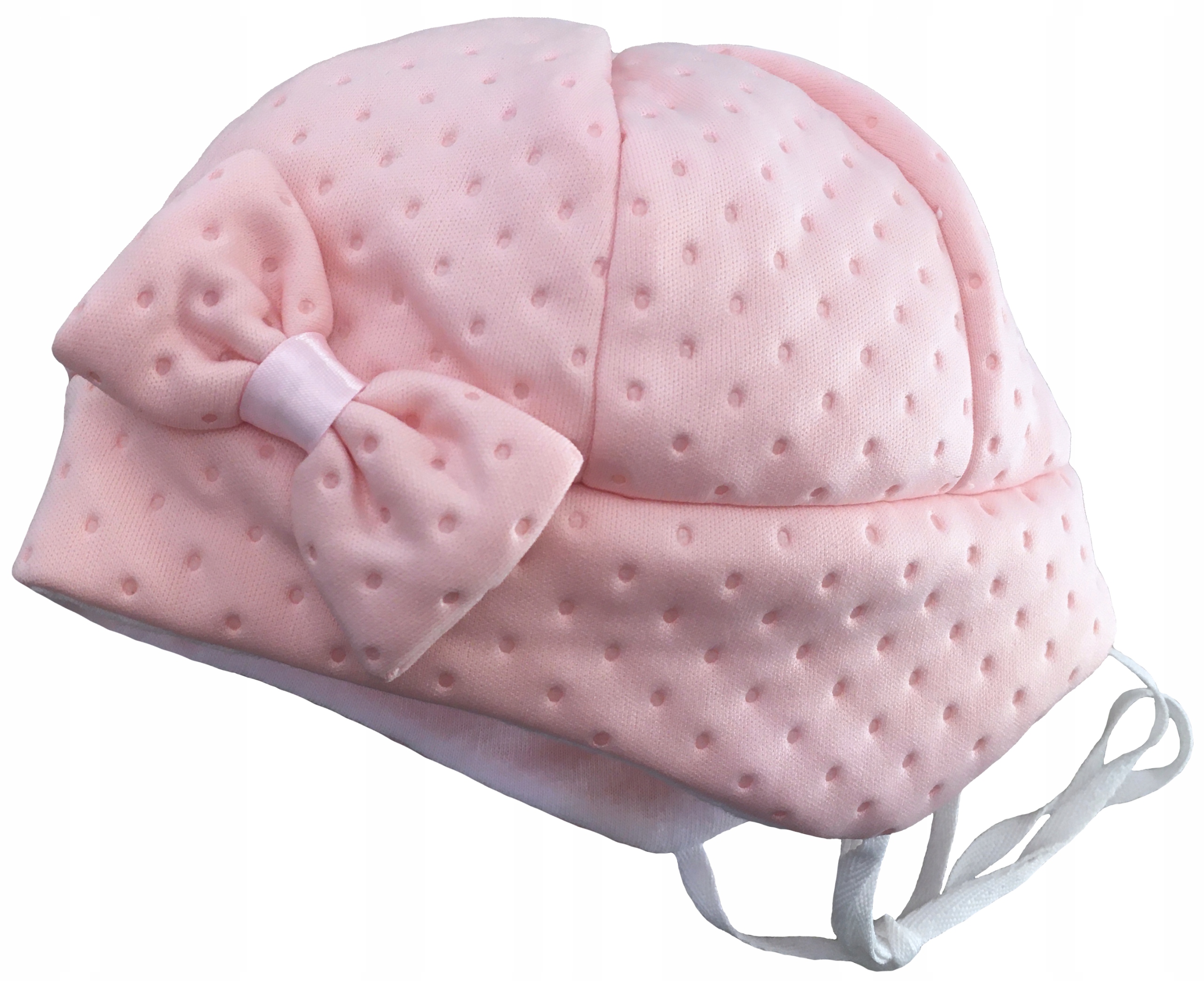 

Czapeczka wiązana różowa pikowana z kokardką 74 cm