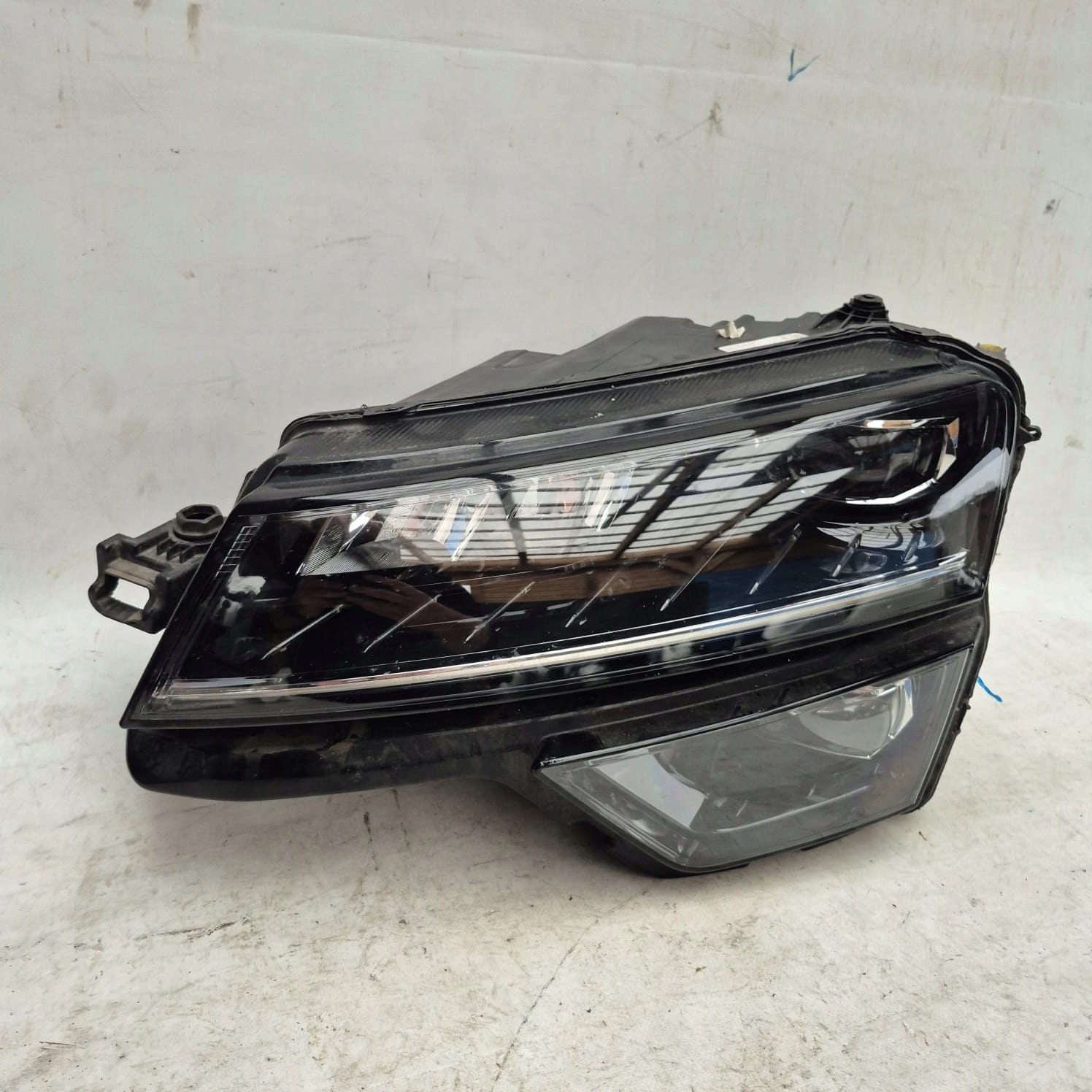 SKODA KAROQ 57B 17- light left front front FULL LED 57B941015D