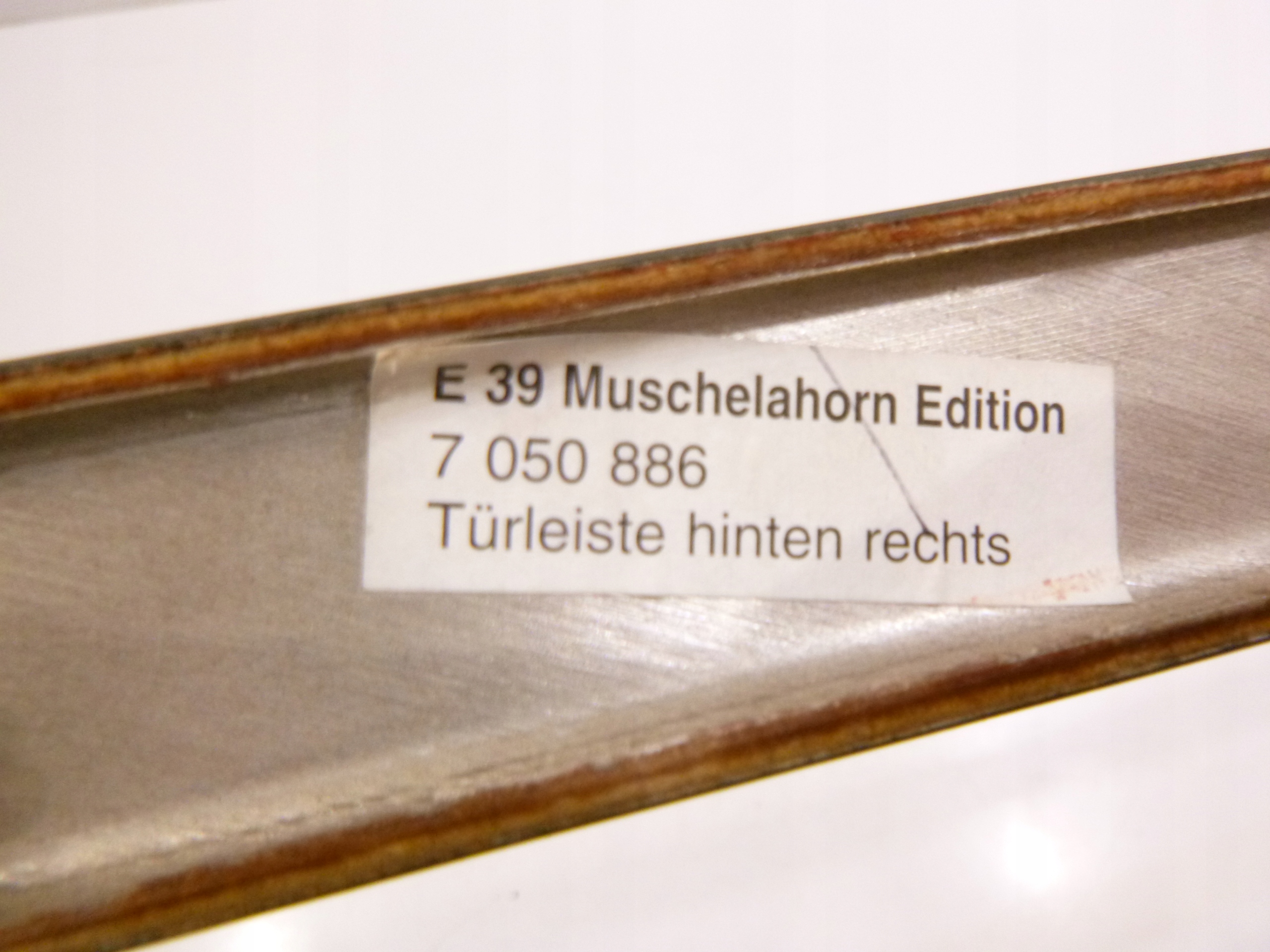 LISTWA BOCZKA DRZWI MUSCHELAHORN EDITION BMW 5 E39 Typ samochodu Samochody osobowe