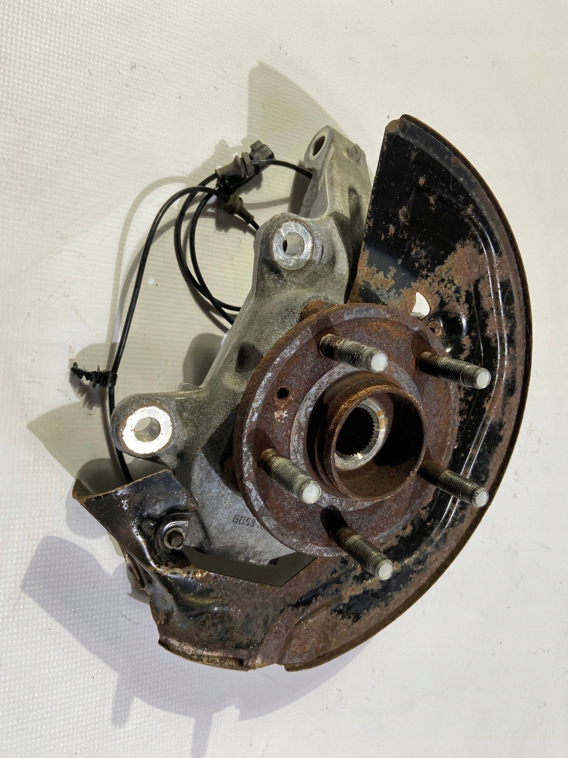 otoč čepu předek přední levá snímač ABS Ford Explorer 2011