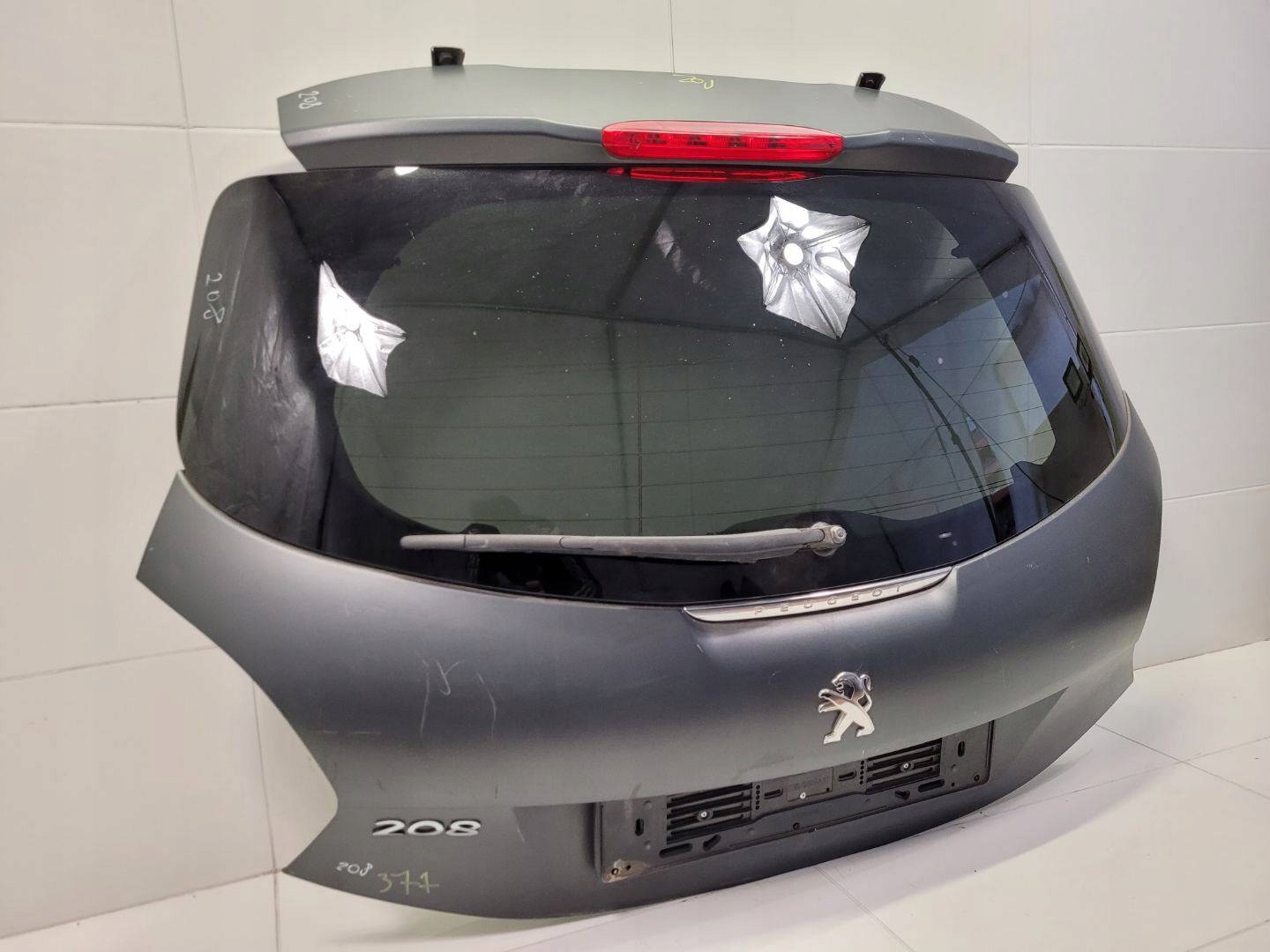 rear trunk door boot Peugeot 208 2015