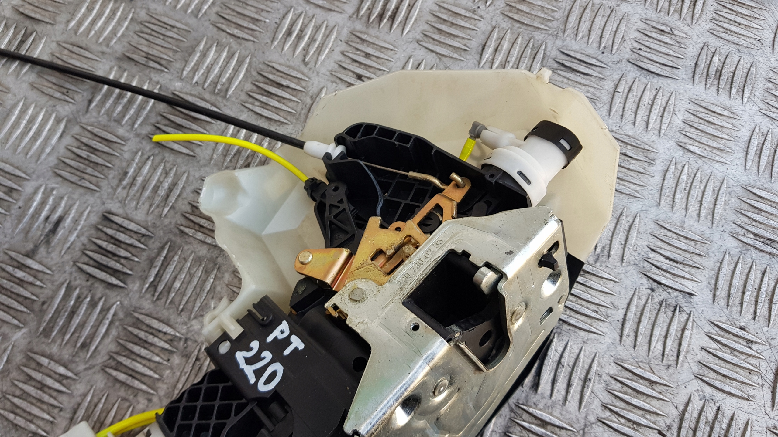 MERCEDES W220 lock right rear part 2207300235
