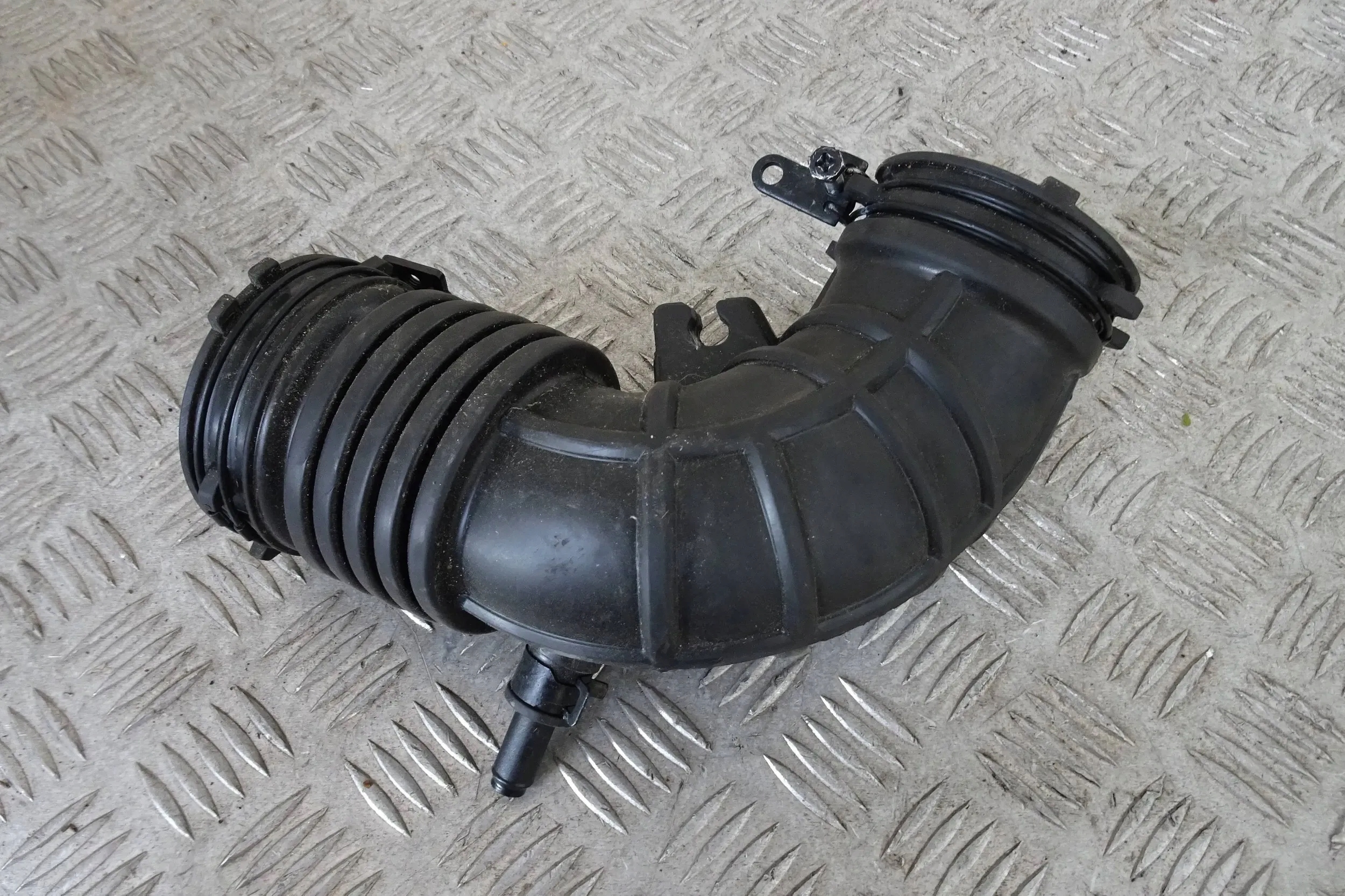 kia PROCEED III труба впуск воздуха 1.5 21-