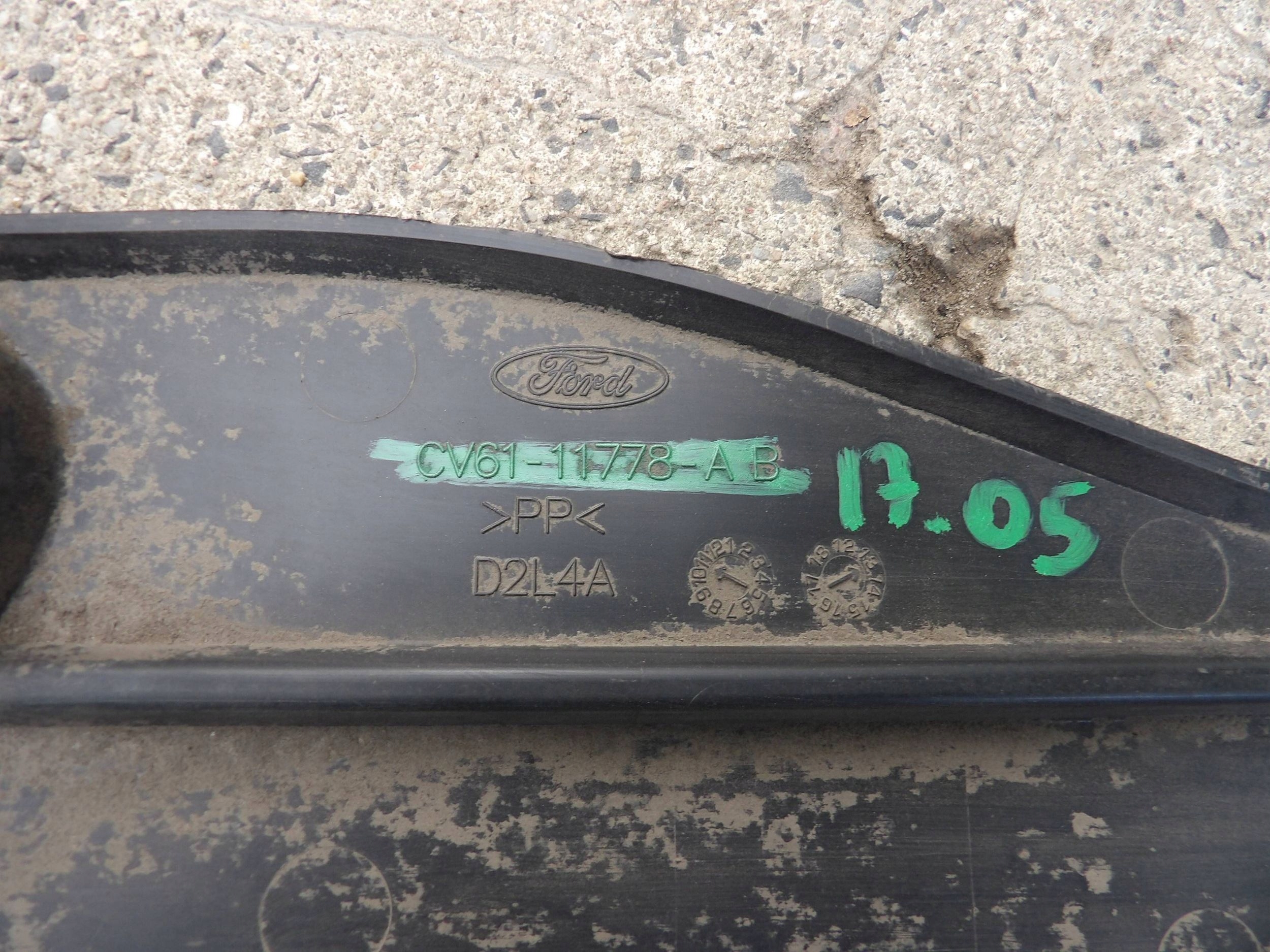 Ford Kuga MK2 2013 rear part side right cover central chassis
