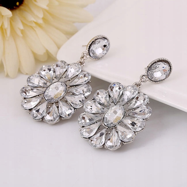 KOLCZYKI WISZĄCE FLOWERS Cechy nie zawiera niklu