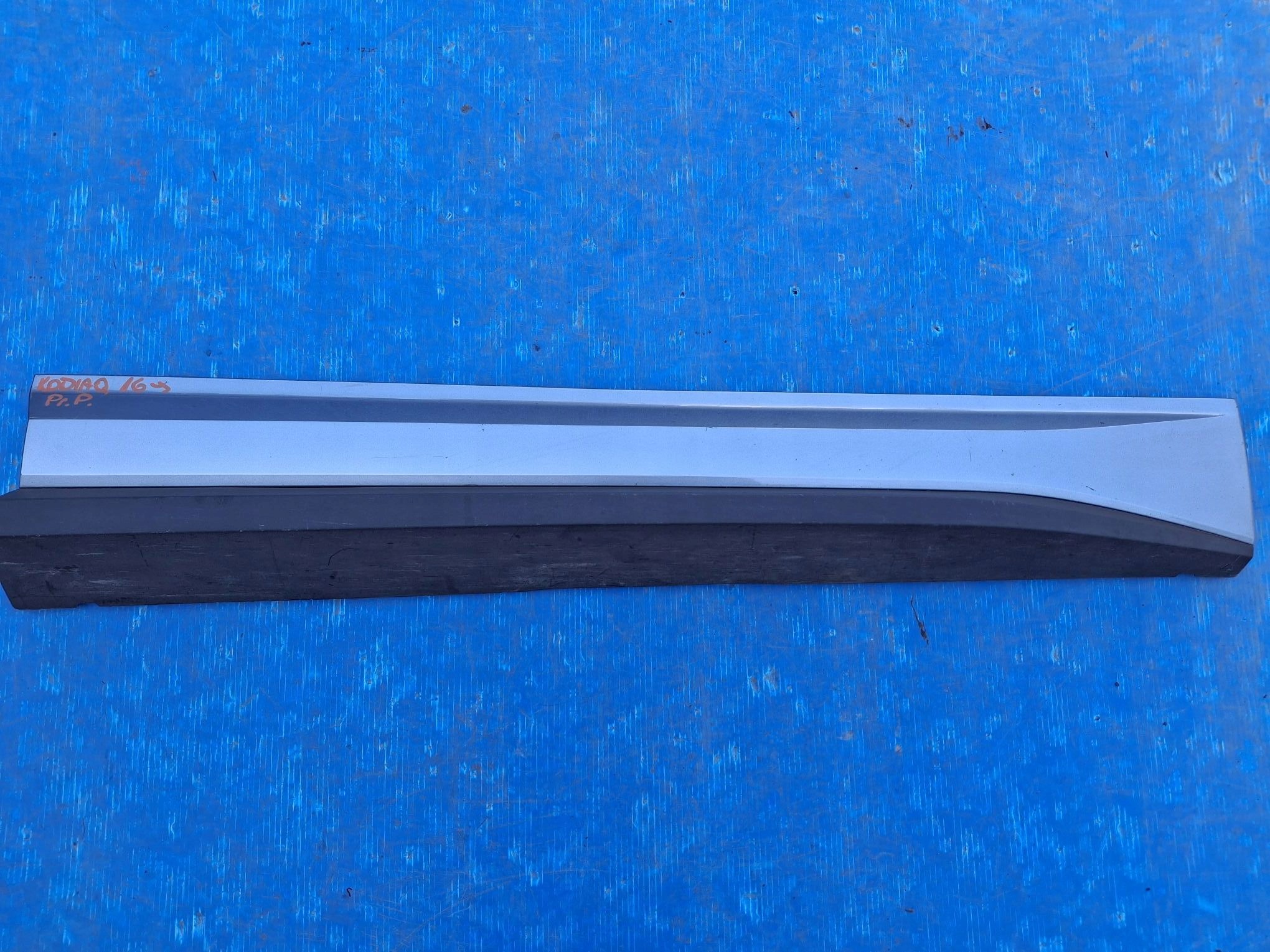 moulding for door right front SKODA KODIAQ and 2016R->
