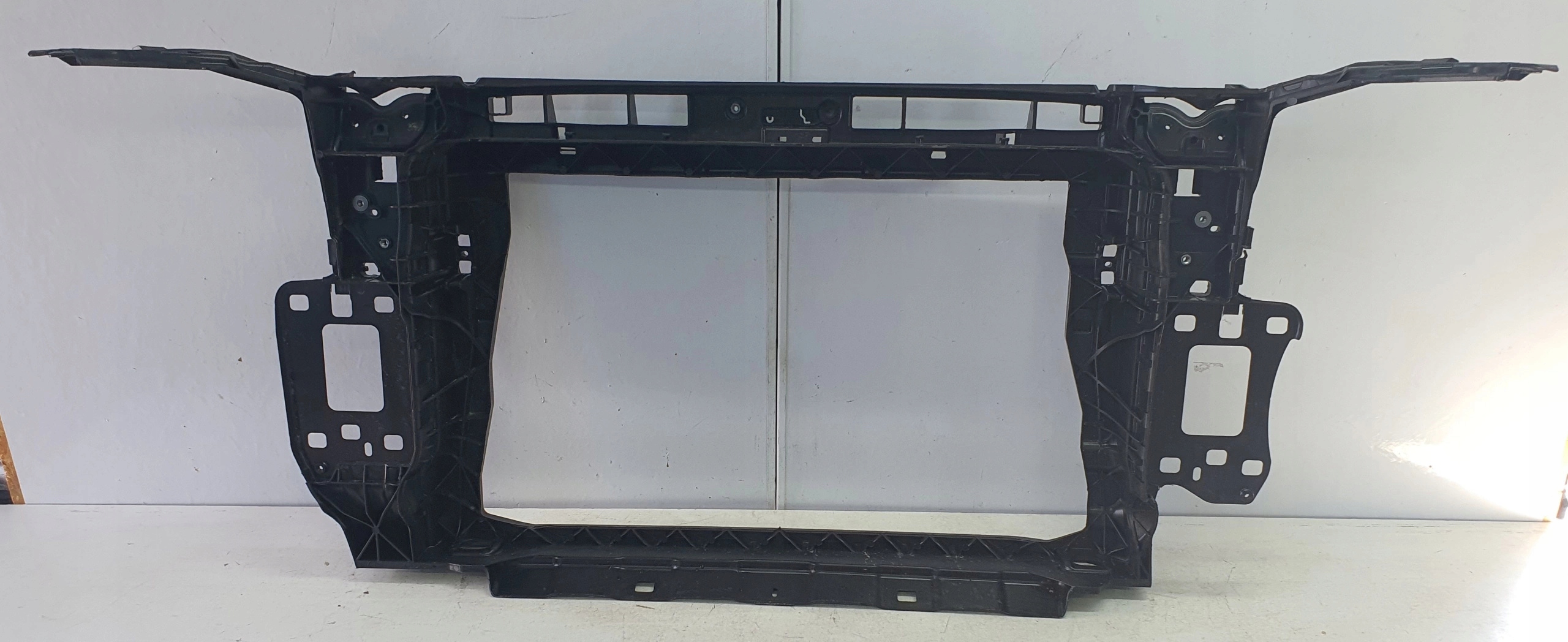 AUDI Q3 83A 18- support panel for radiators pillar iron original