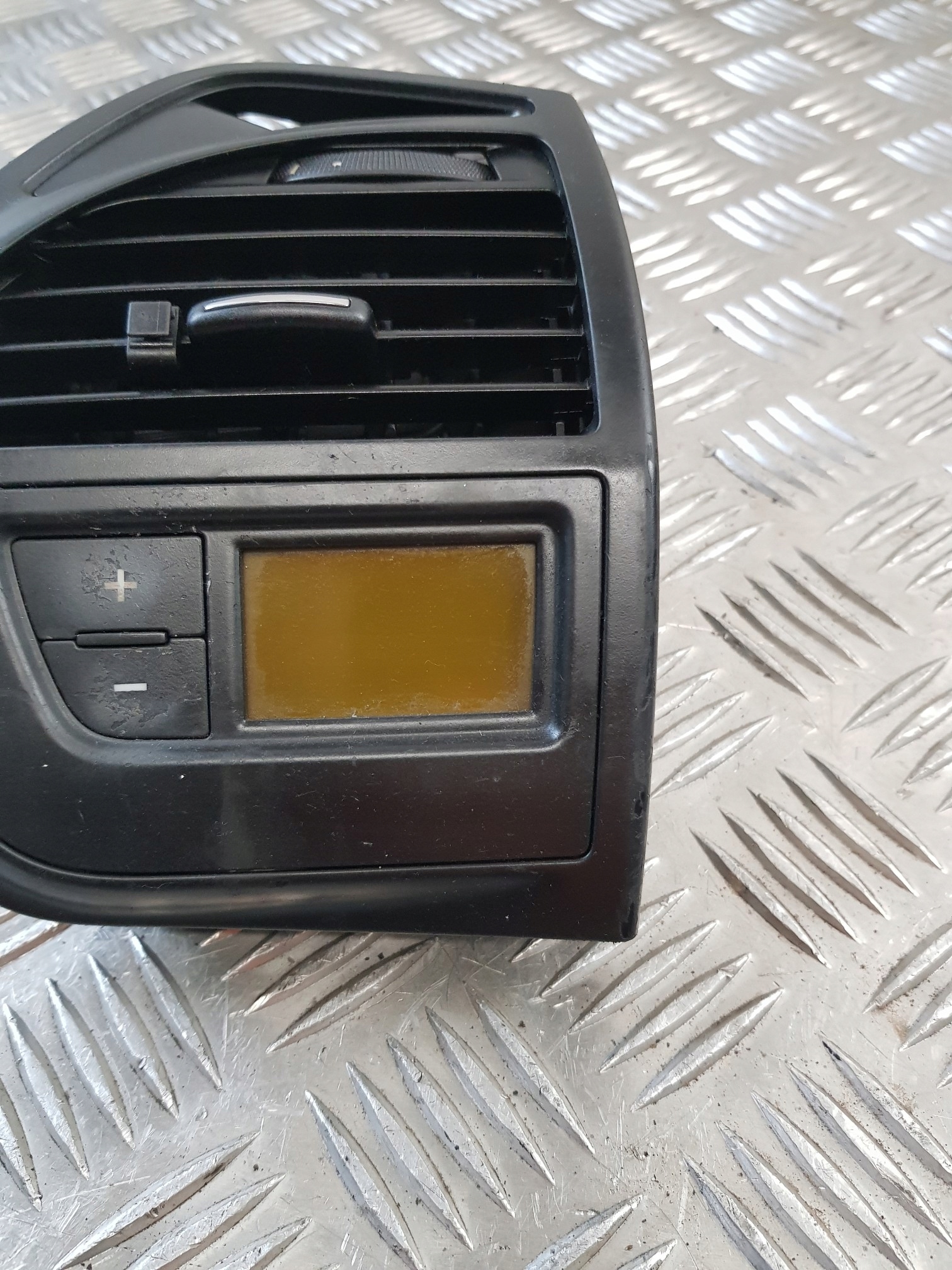 grid air conditioning devices PANEL right front 9650868877 CITROEN C4 and PICASSO 08R