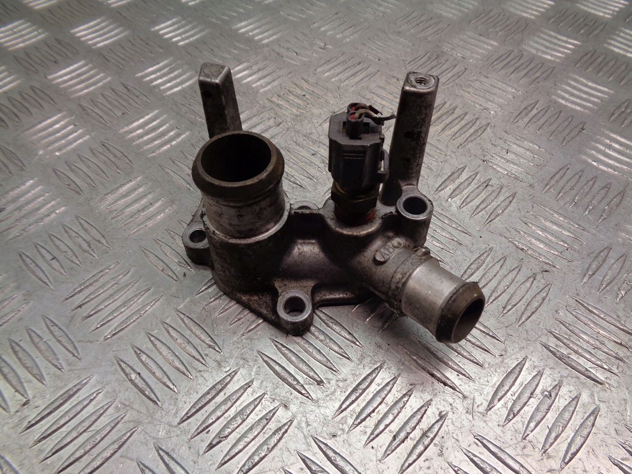 OBUDOWA TERMOSTATU FORD FOCUS MK2 1.6