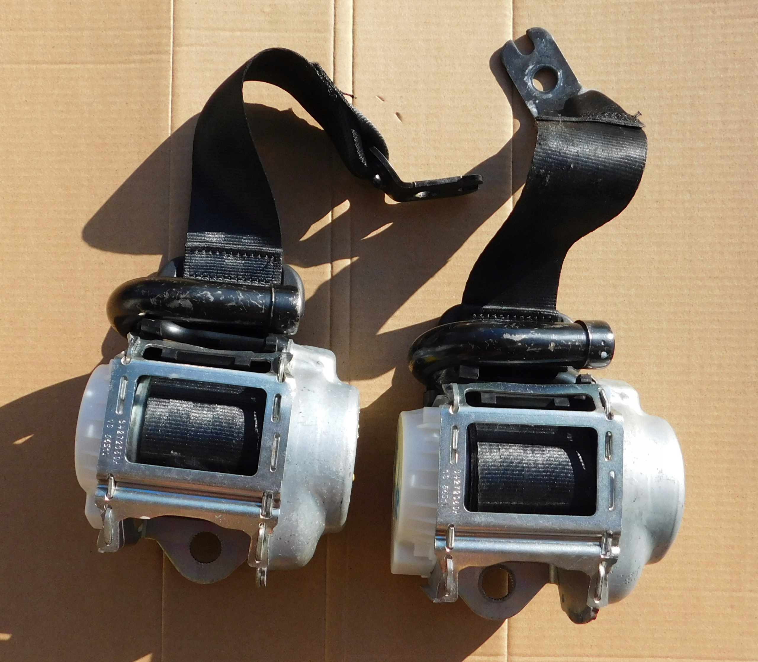 SEAT LEON IV 20- HATCHBACK PAS LEWY PRAWY TYŁ 5FA857805B NABÓJ REGENEROWANY