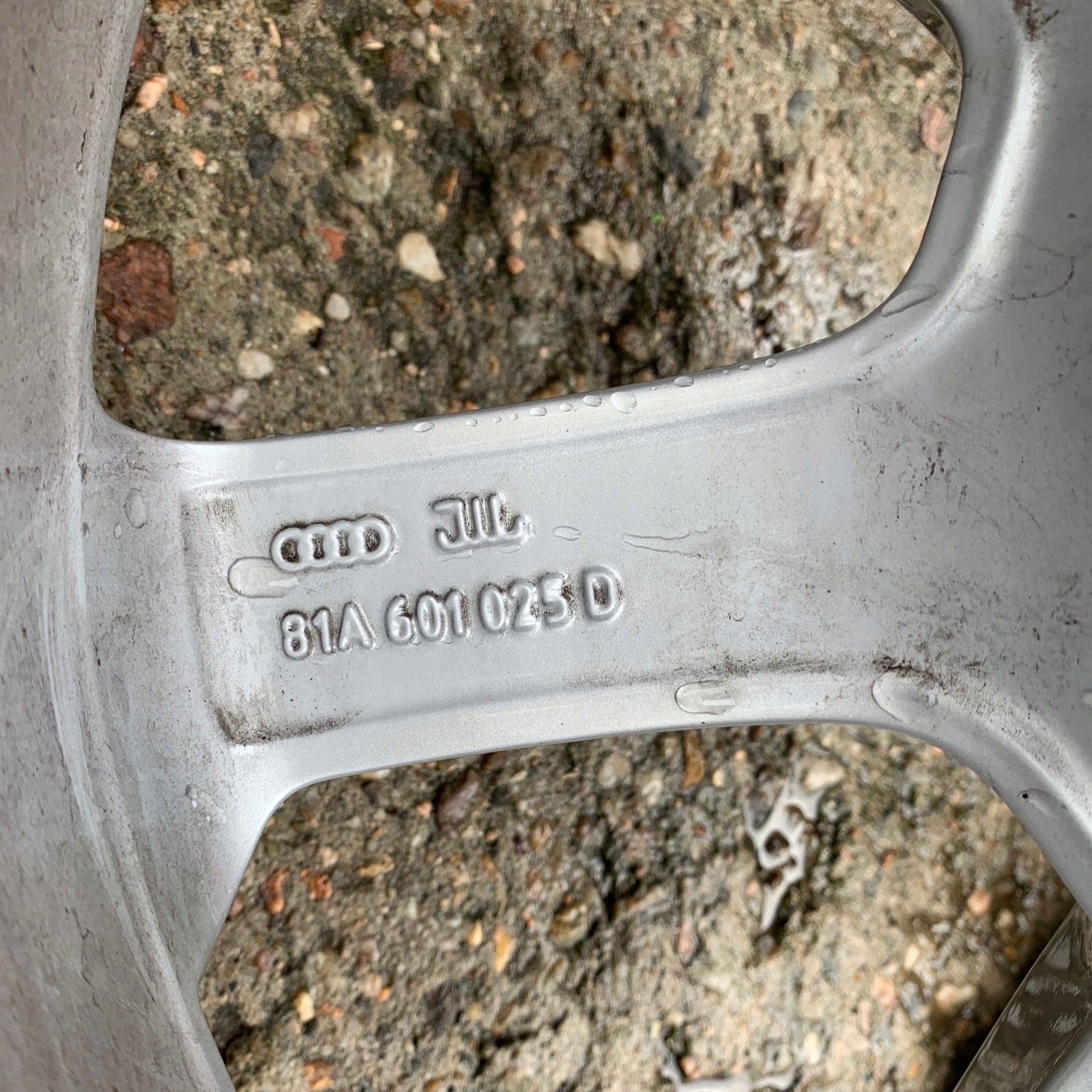 FELGA AUDI Q2 S LINE 81A601025D 7J 17'' ET45 Szerokość felgi 7.0