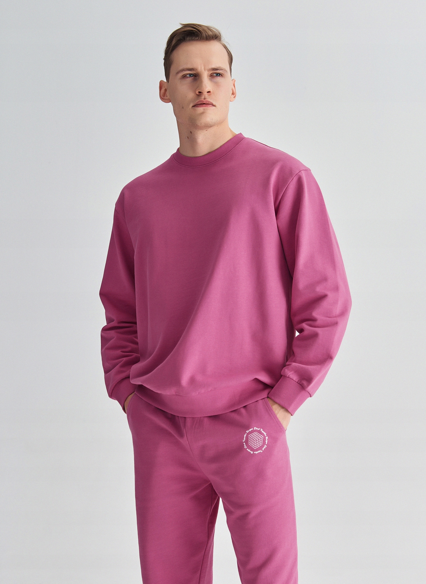 

Różowa bluza dresowa oversize Pako Lorente r. L