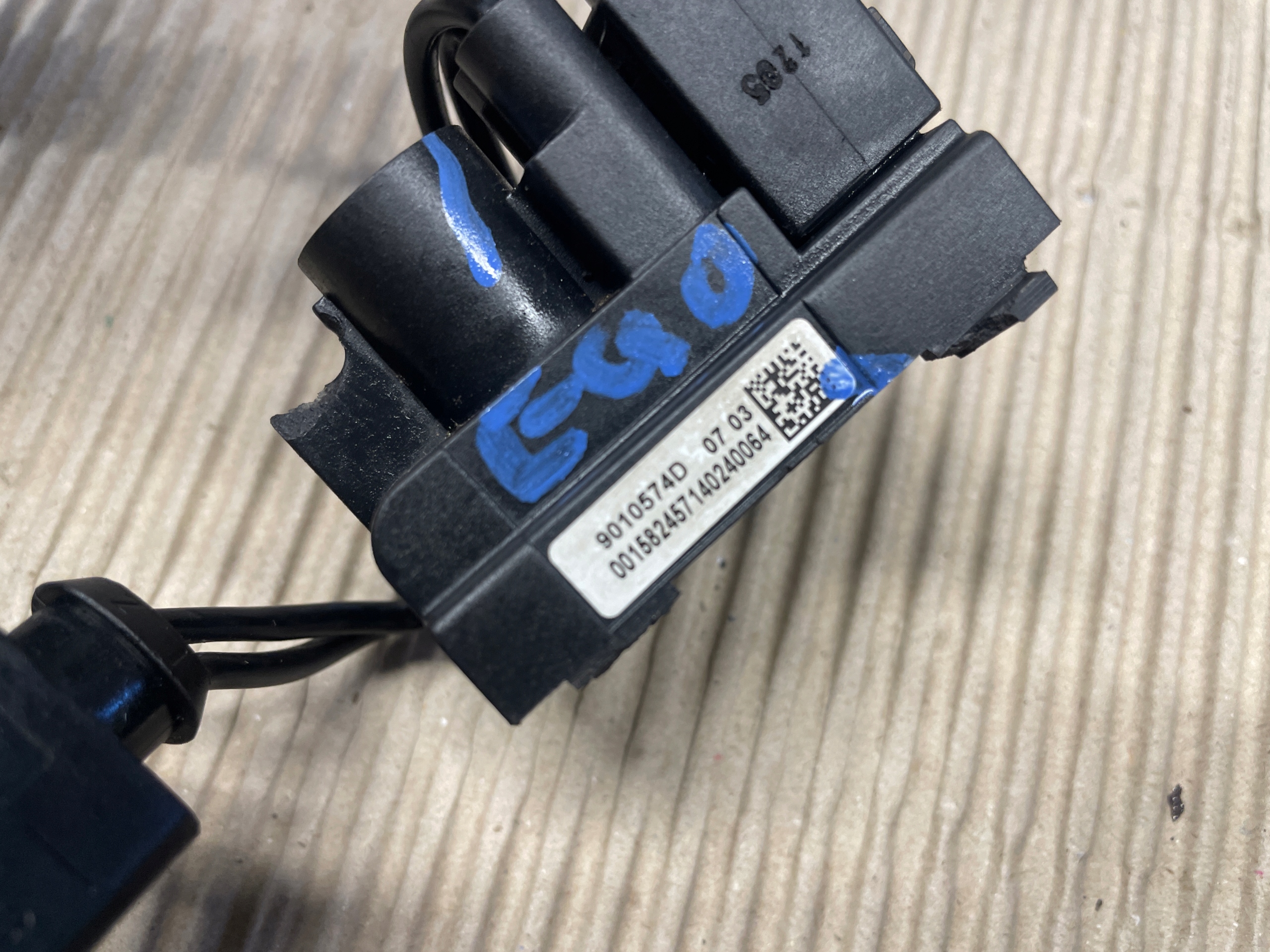 BMW E90 E91 ZABEZPIECZENIE BIEGUNOW WEBASTO 9010574D