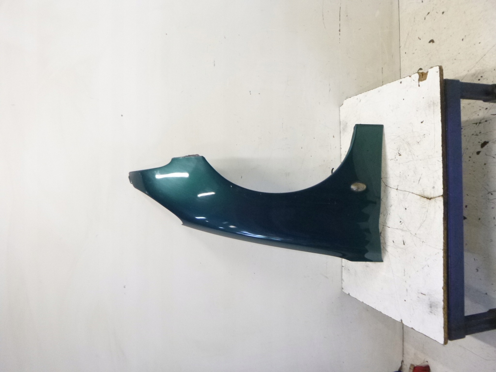 fender right front Peugeot 206 2003r. KRUC