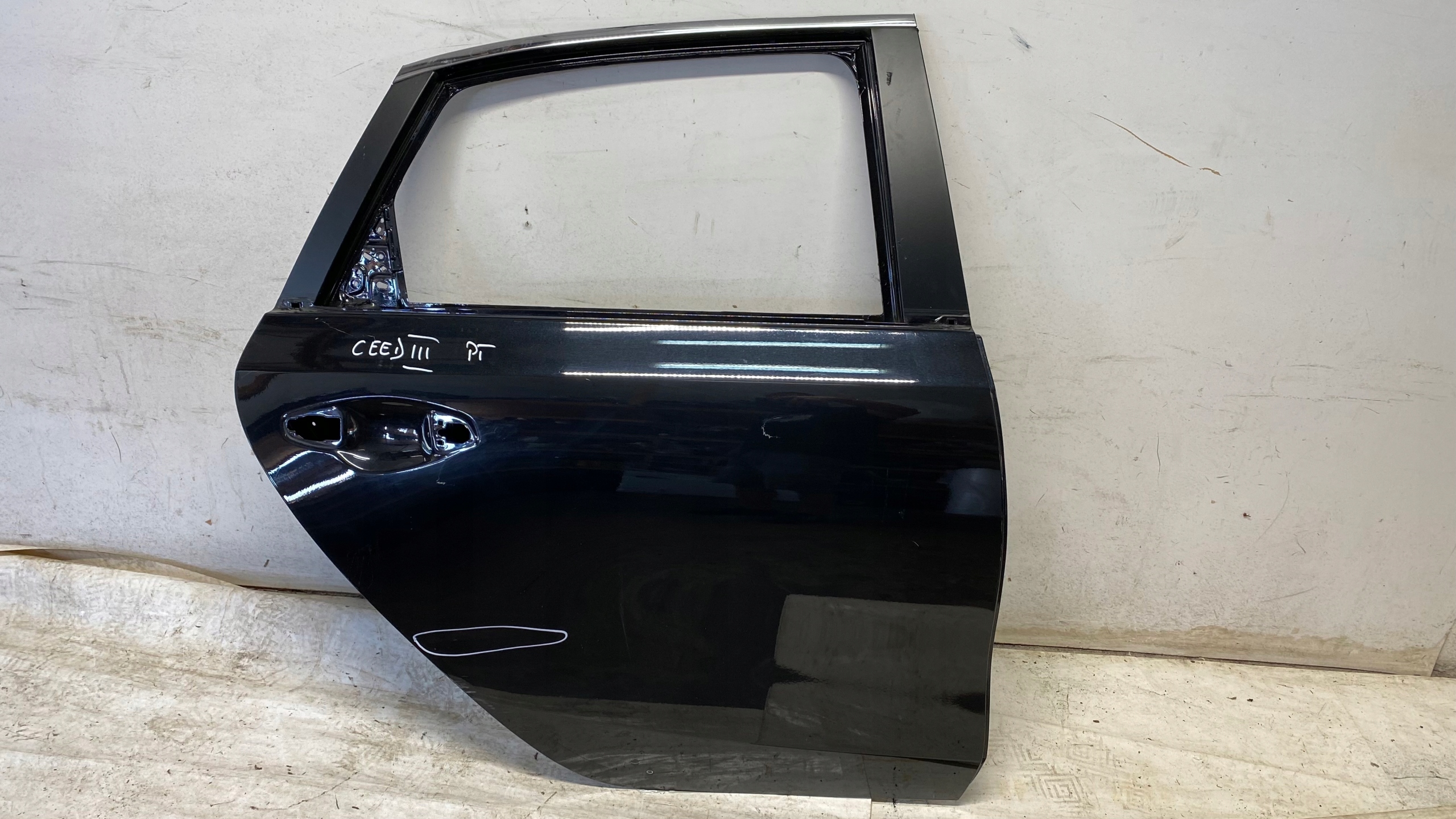 KIA CEED III HB door right right rear part rear. 17-24
