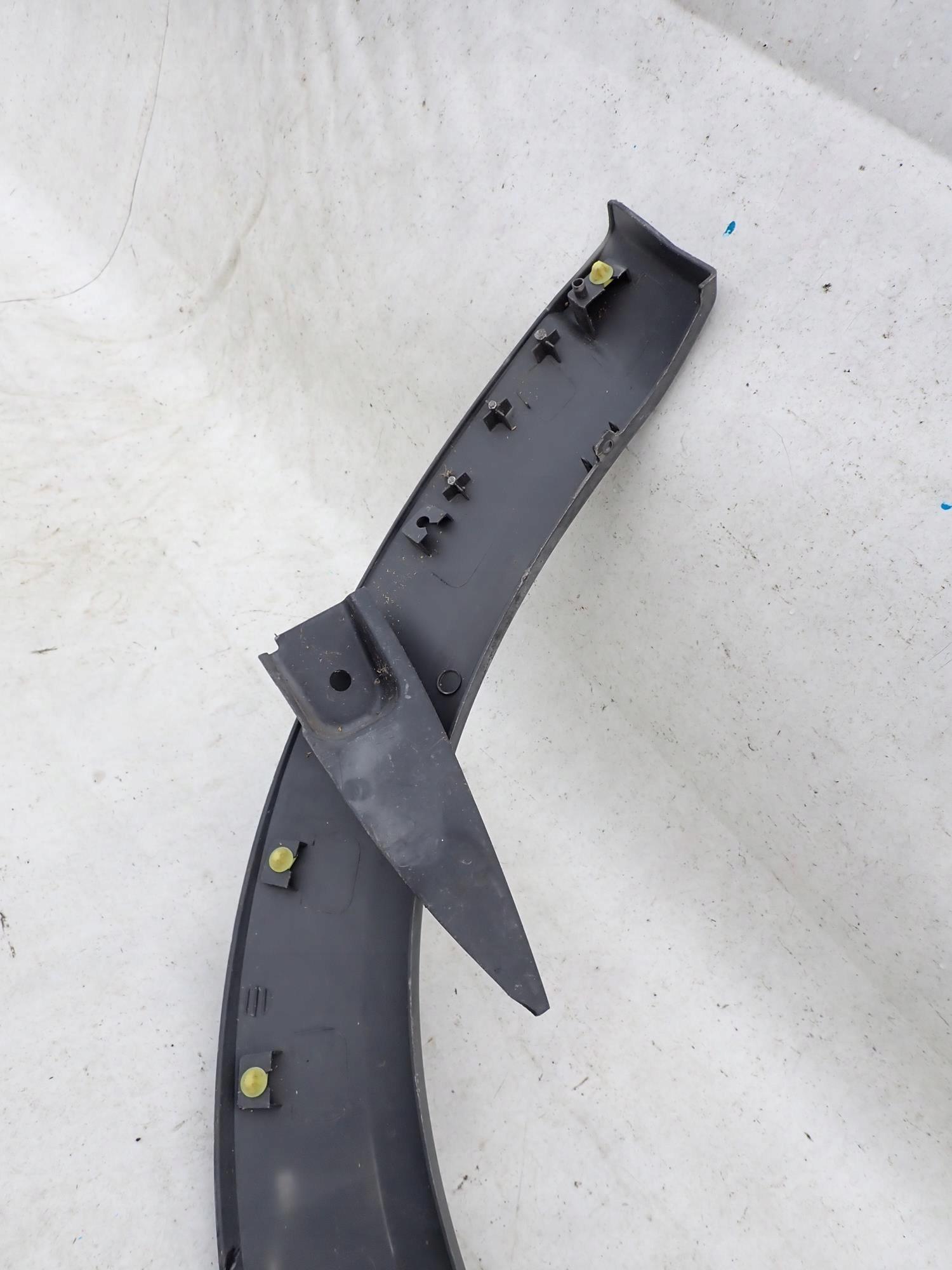 FORD TRANSIT CONNECT LIFT 06-13 moulding right front