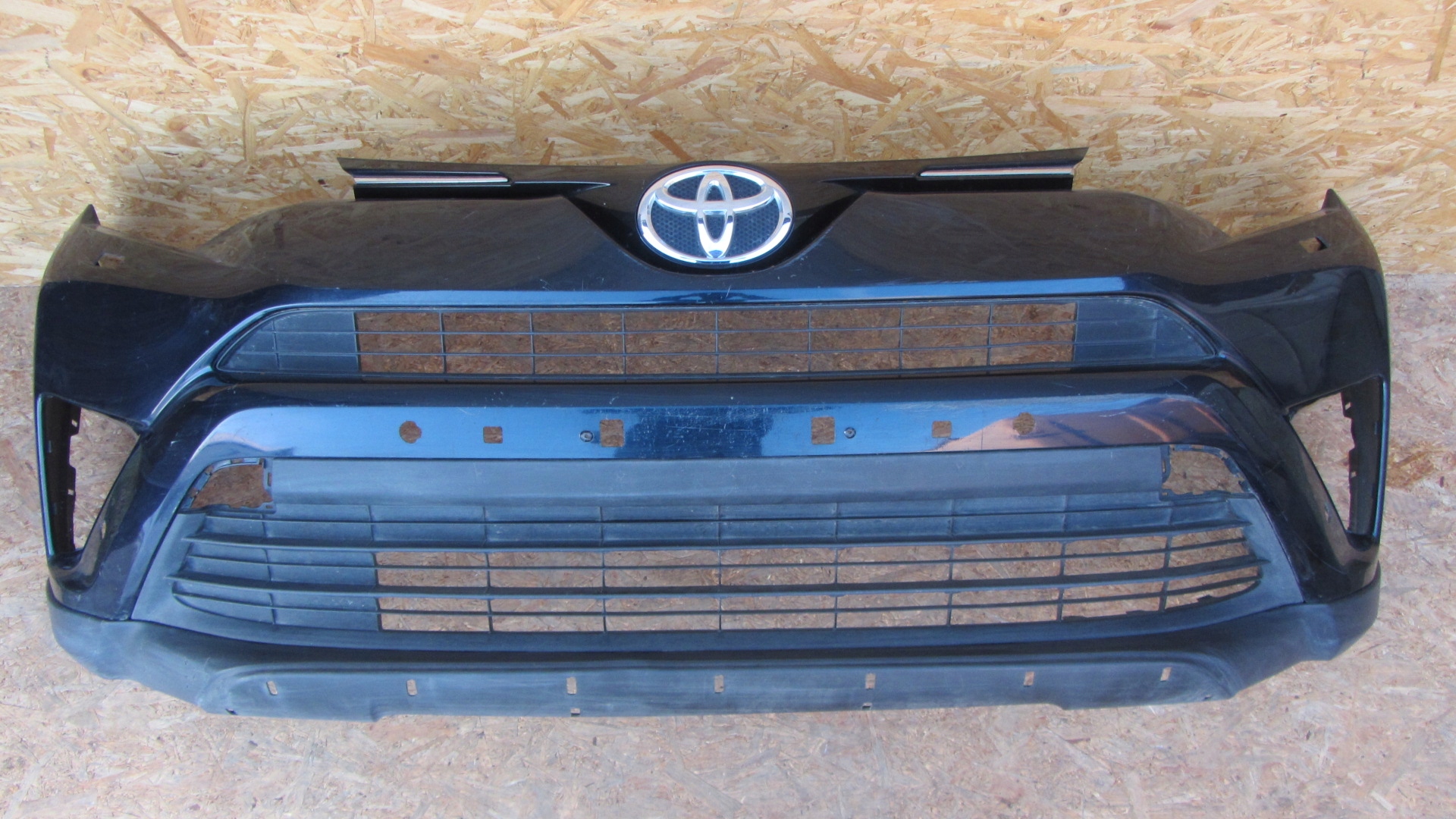 Zderzak Przód Przedni TOYOTA RAV4 IV LIFT 2015- za 1200 zł z SOSNOWIEC ...