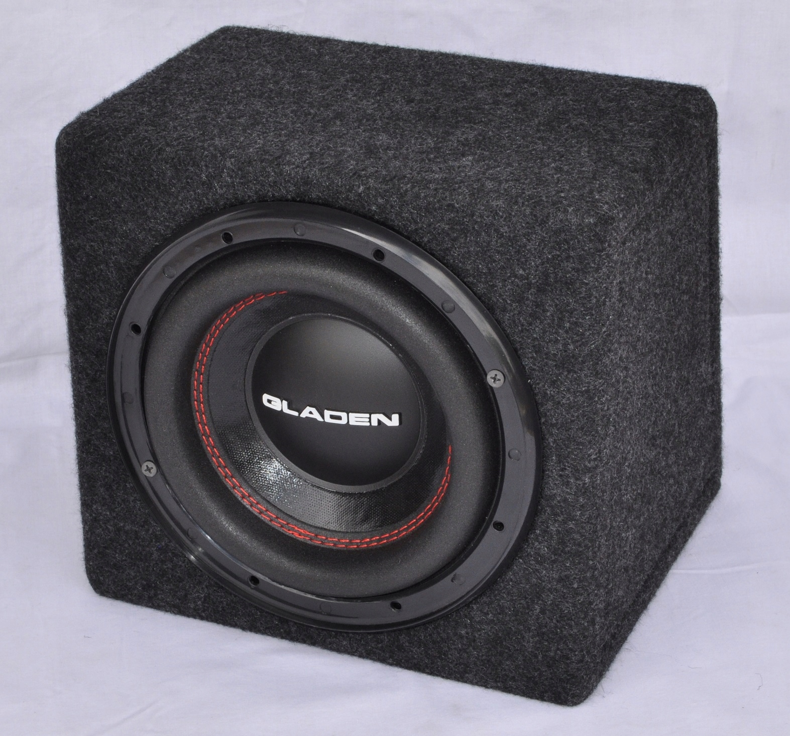 Gladen RS-X08 Malý, Ale Blázen, Nabitý Hlubokými Basy, V Profi Provedení