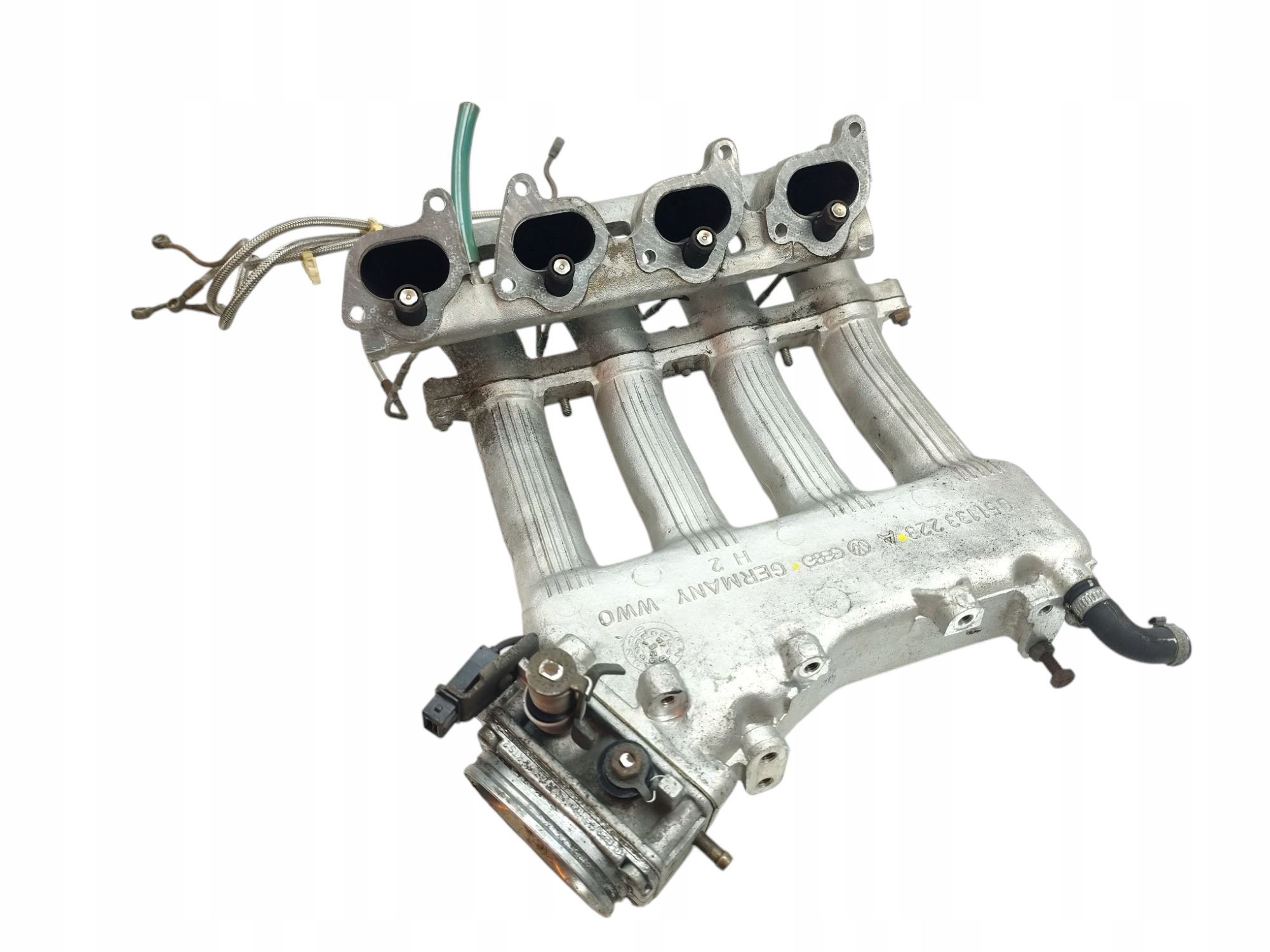 intake manifold VOLKSWAGEN PASSAT B4 2.0 9A 051133223A