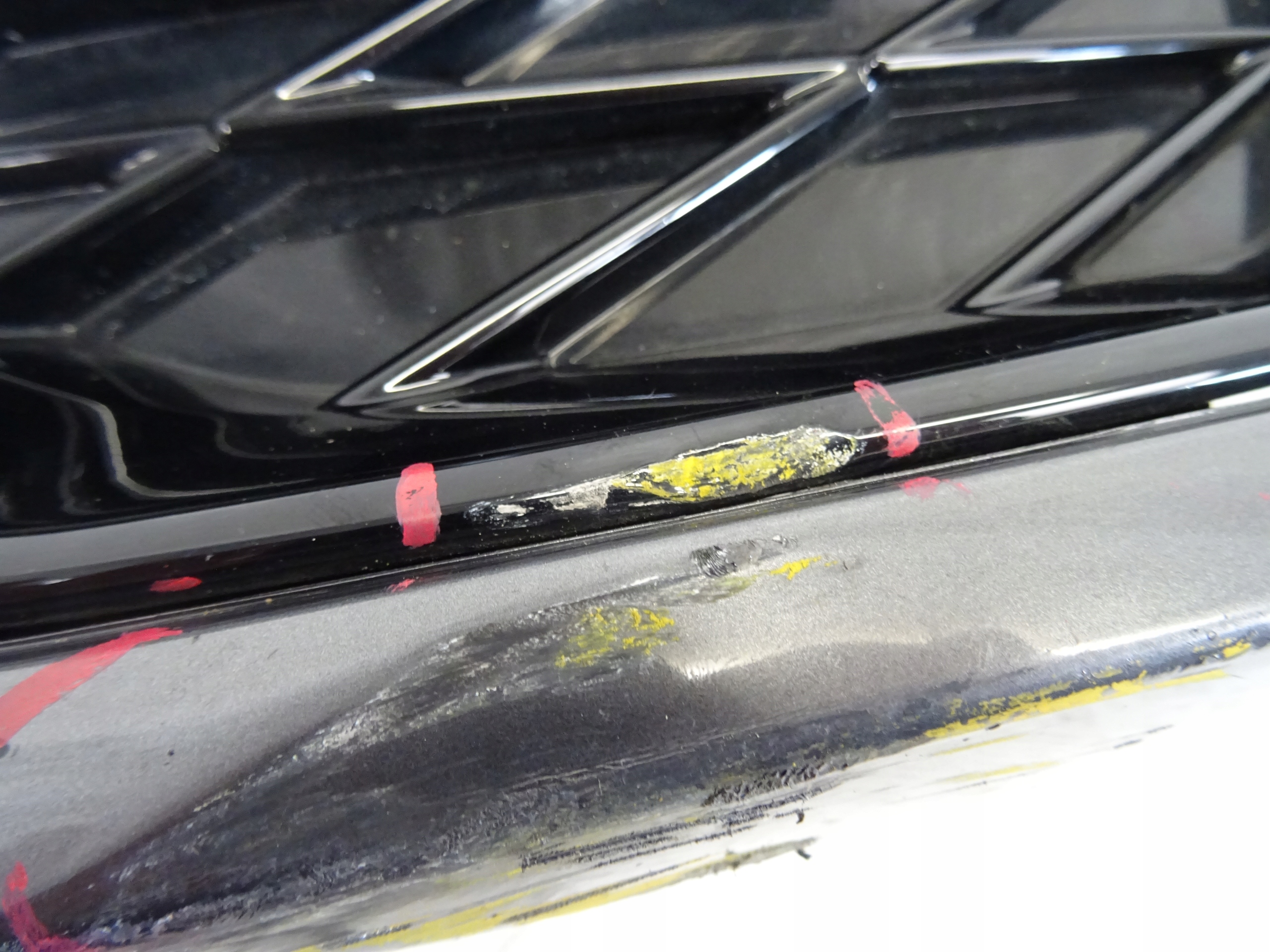 grid of a bumper front front left CUPRA FORMENTOR 5FF853665D