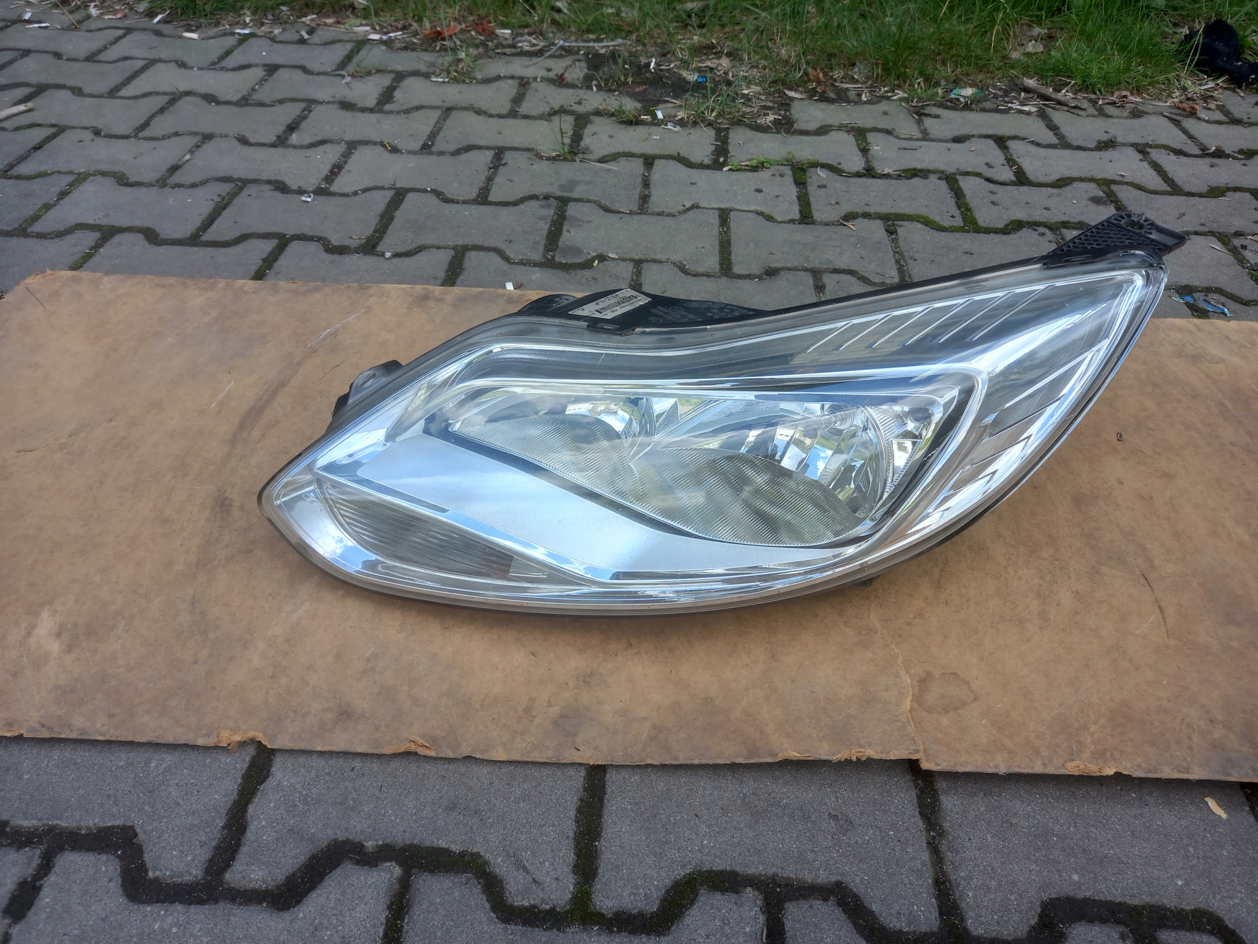 ФАРИ ФАРА ПЕРЕД FORD FOCUS Mk3 ЛІВИЙ ЄВРОПА ЦІЛЕ
