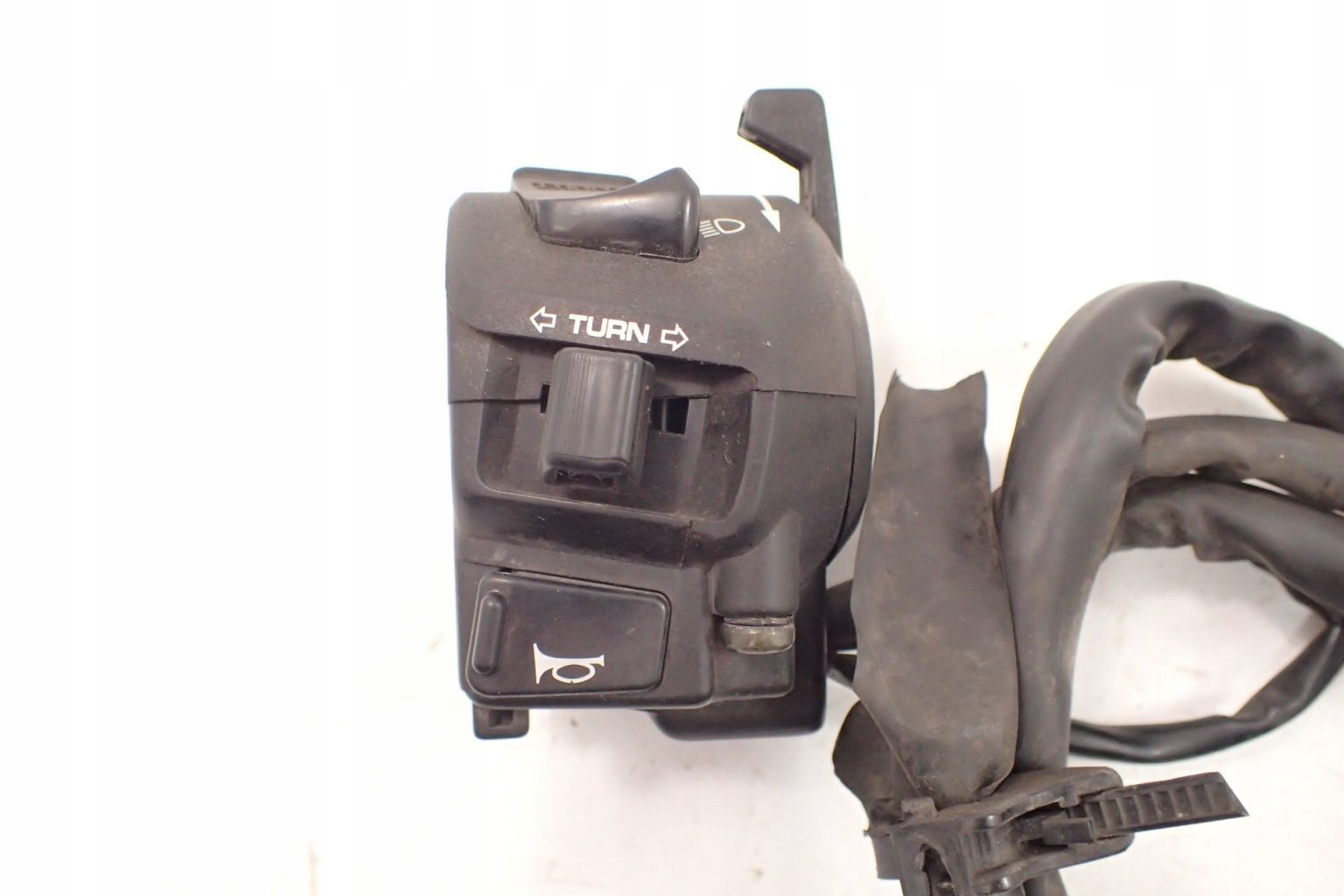 Honda NTV 650 Deauville Przełącznik lewy Numer katalogowy części 138454-1111