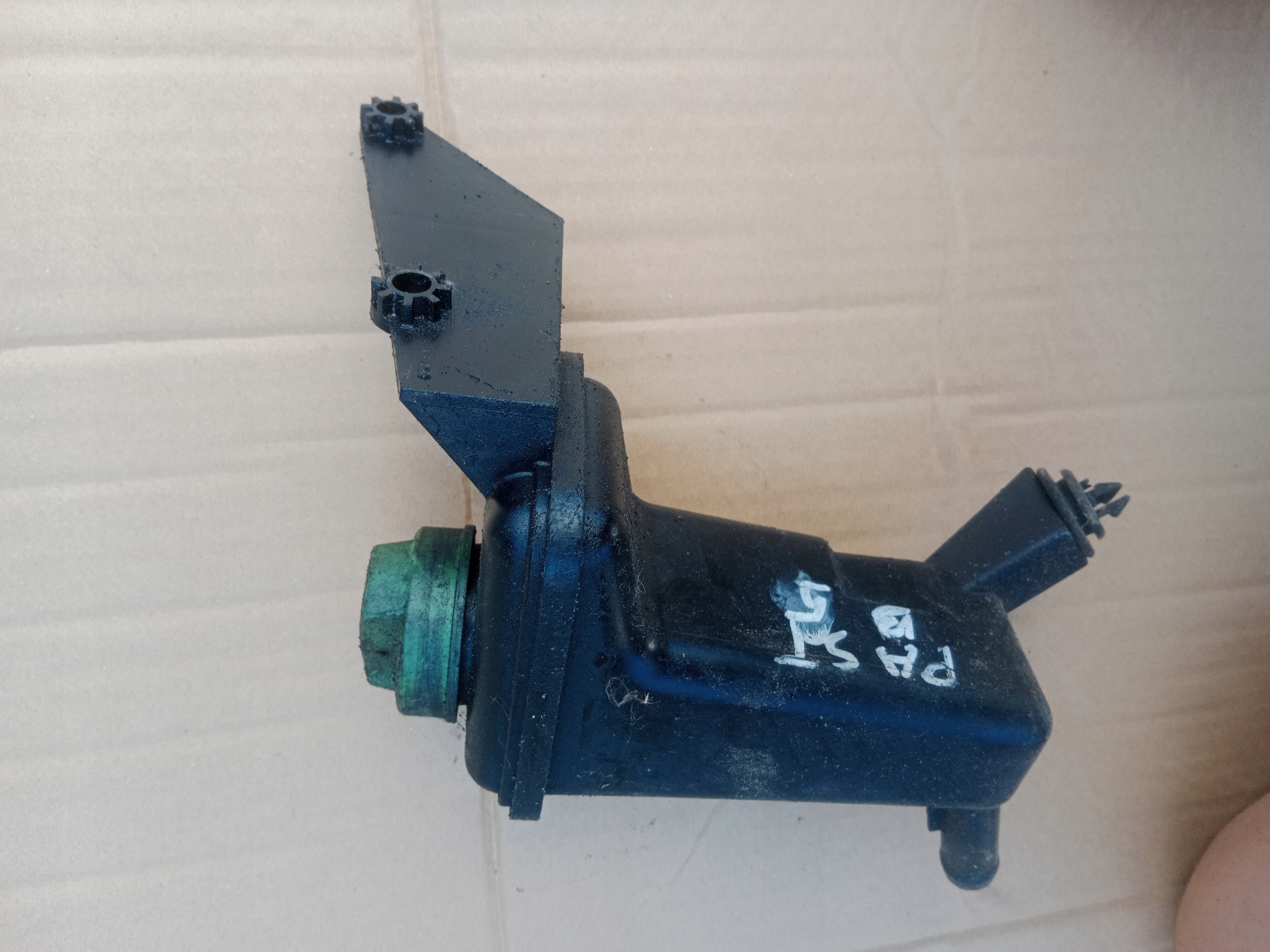 Бачок гидроусилителя VW PASSAT B5 3B0422371