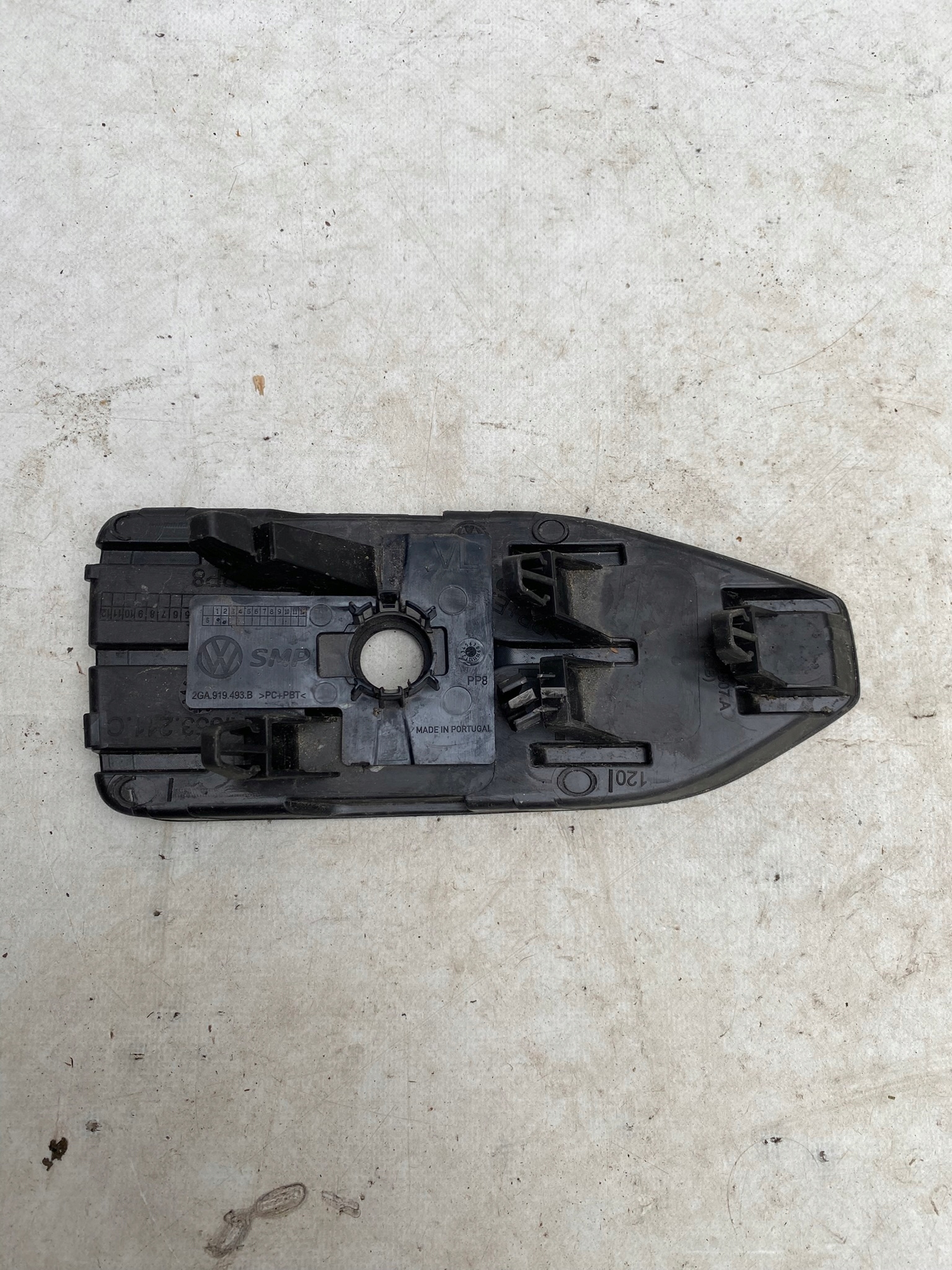 VW T-ROC 2GA grid of a bumper front right