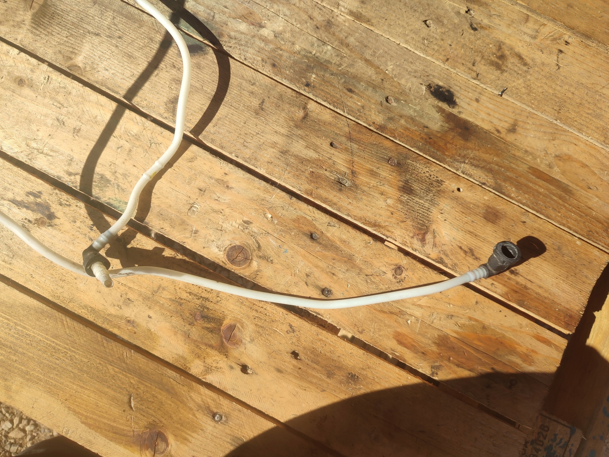 fuel line VOLKSWAGEN PASSAT B7 3C0201995E